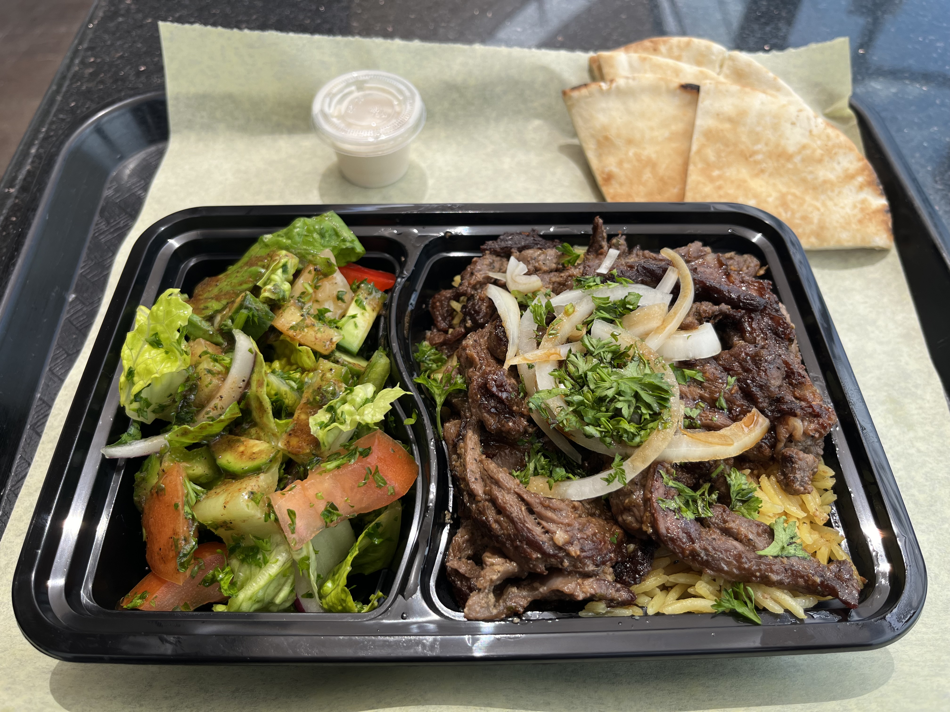 La Cocina Mediterránea serves Arabic food from within a liquor store - Vimarsana News