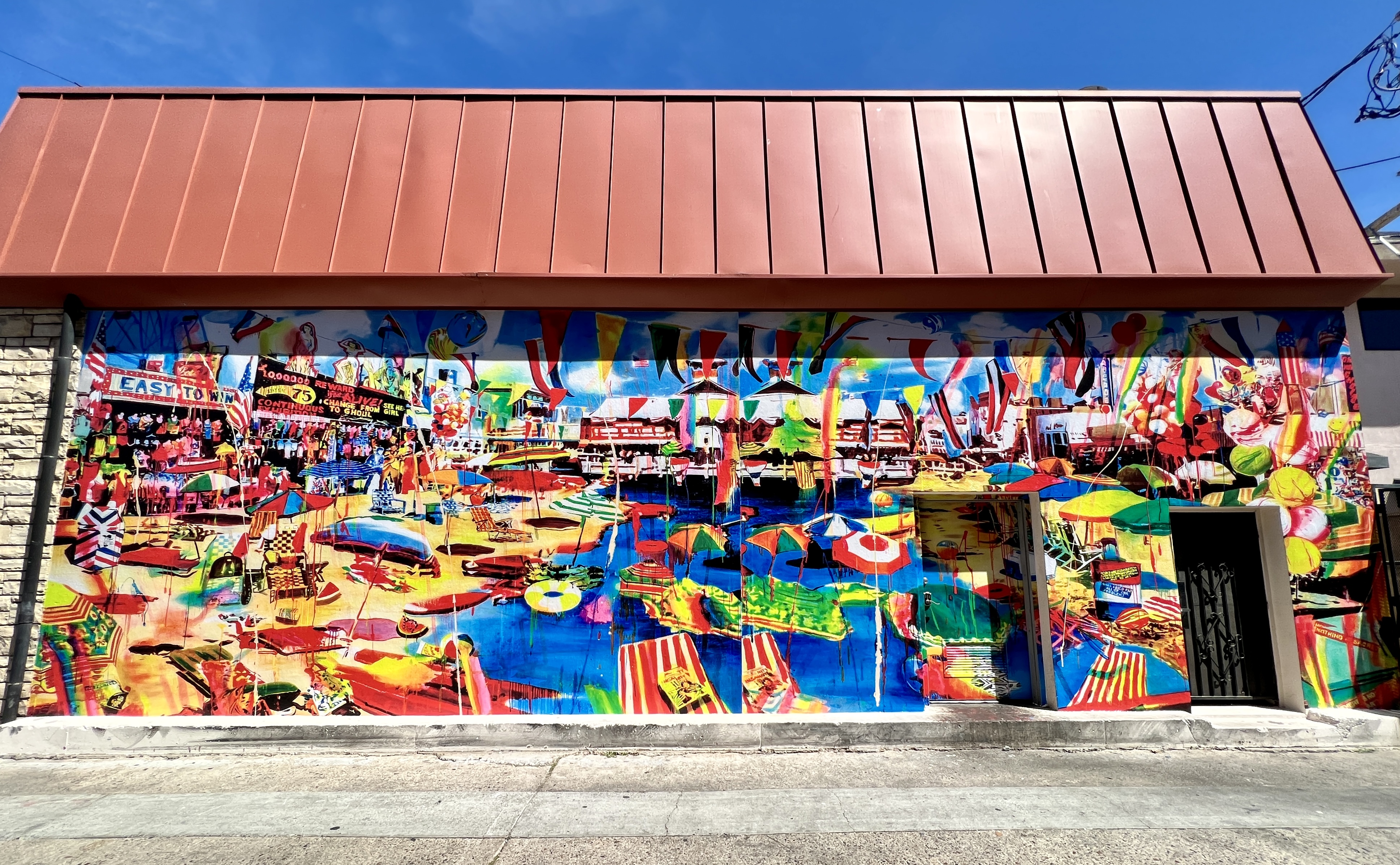 'Ocean Front Property in Arizona': New mural in La Jolla offers viewers an 'immersive space' - Vimarsana News