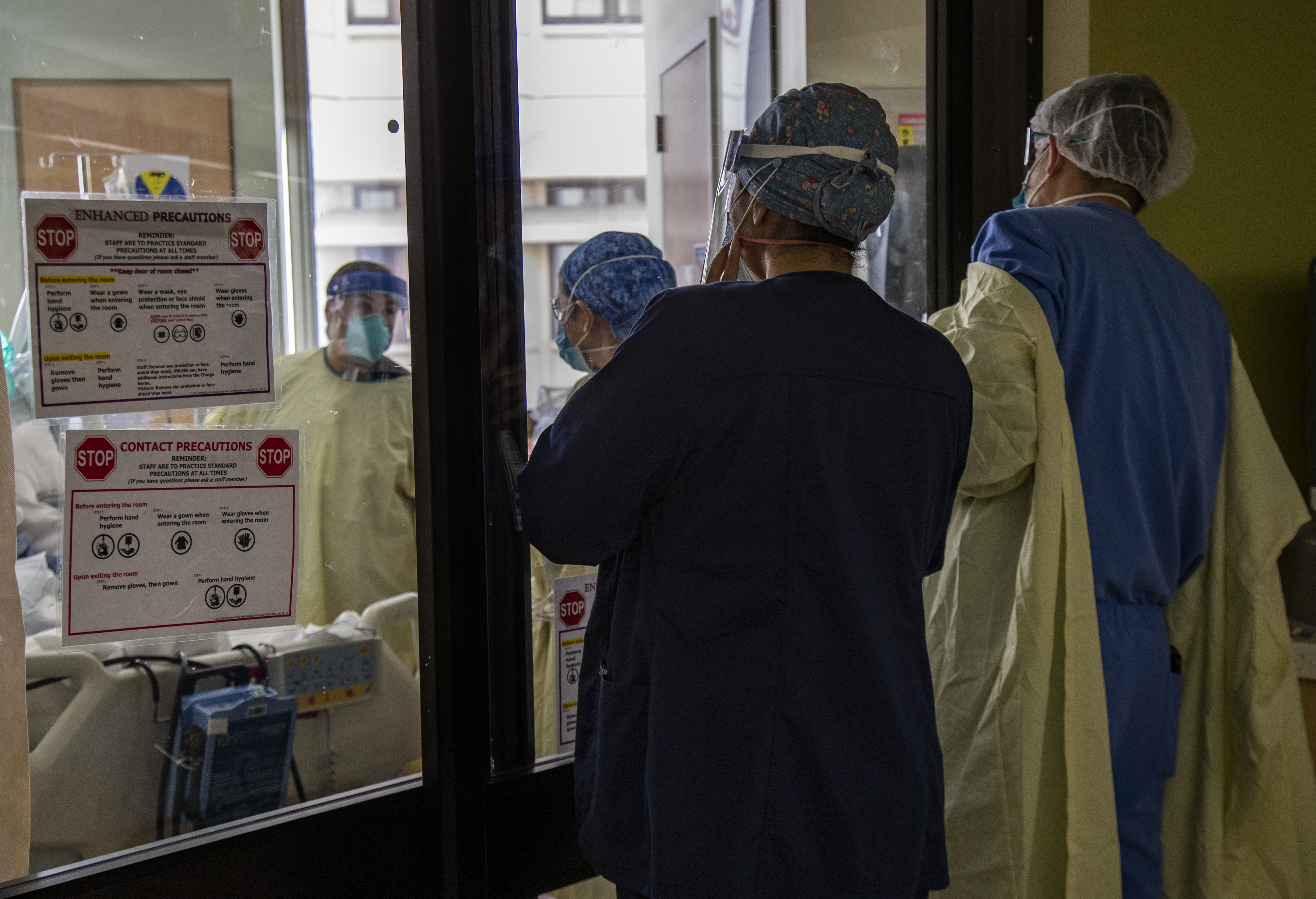 With ICUs hitting capacity, hospitals turn to desperate measures - Vimarsana News