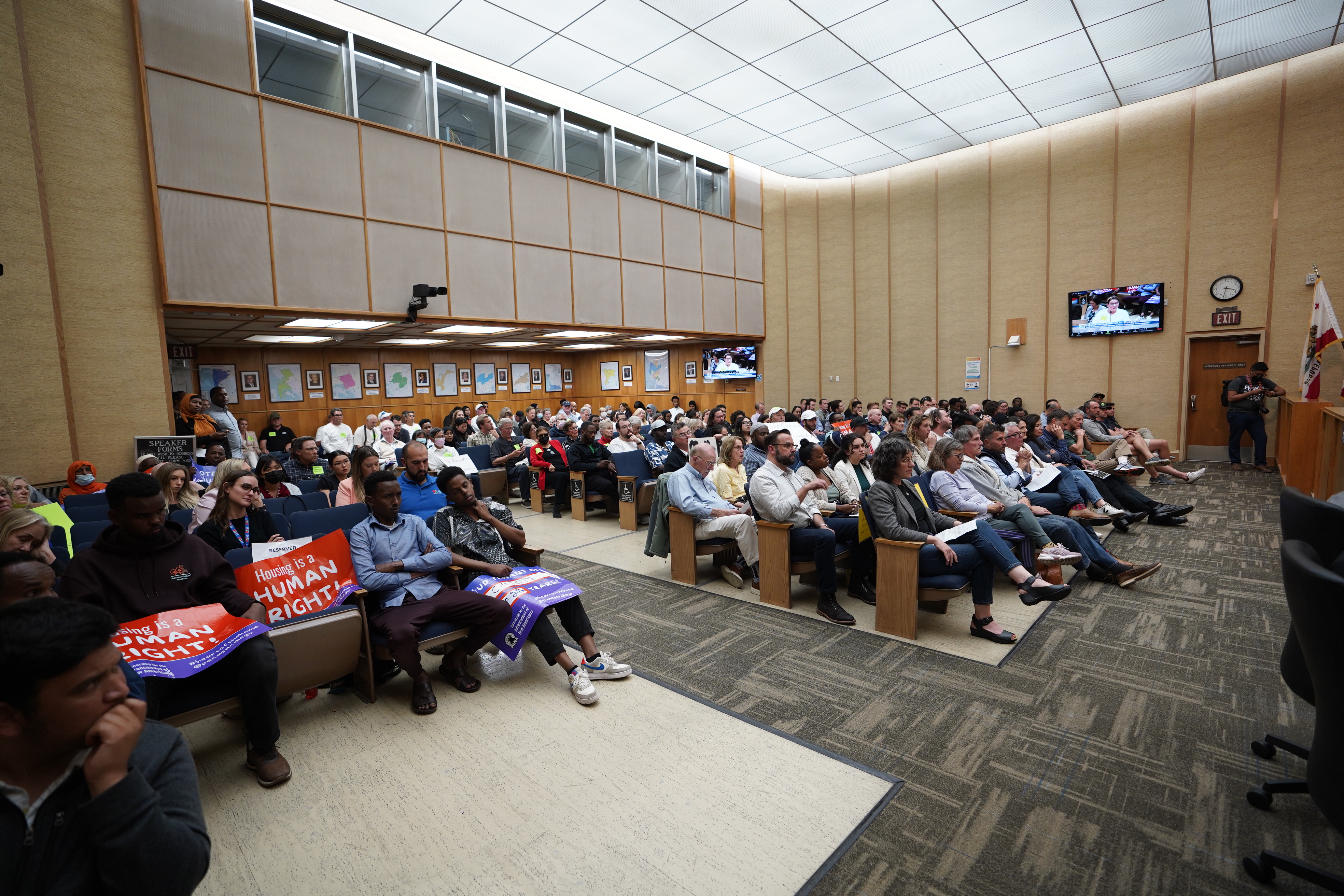 San Diego appeared likely to approve stricter renter protections in late-night meeting - Vimarsana News