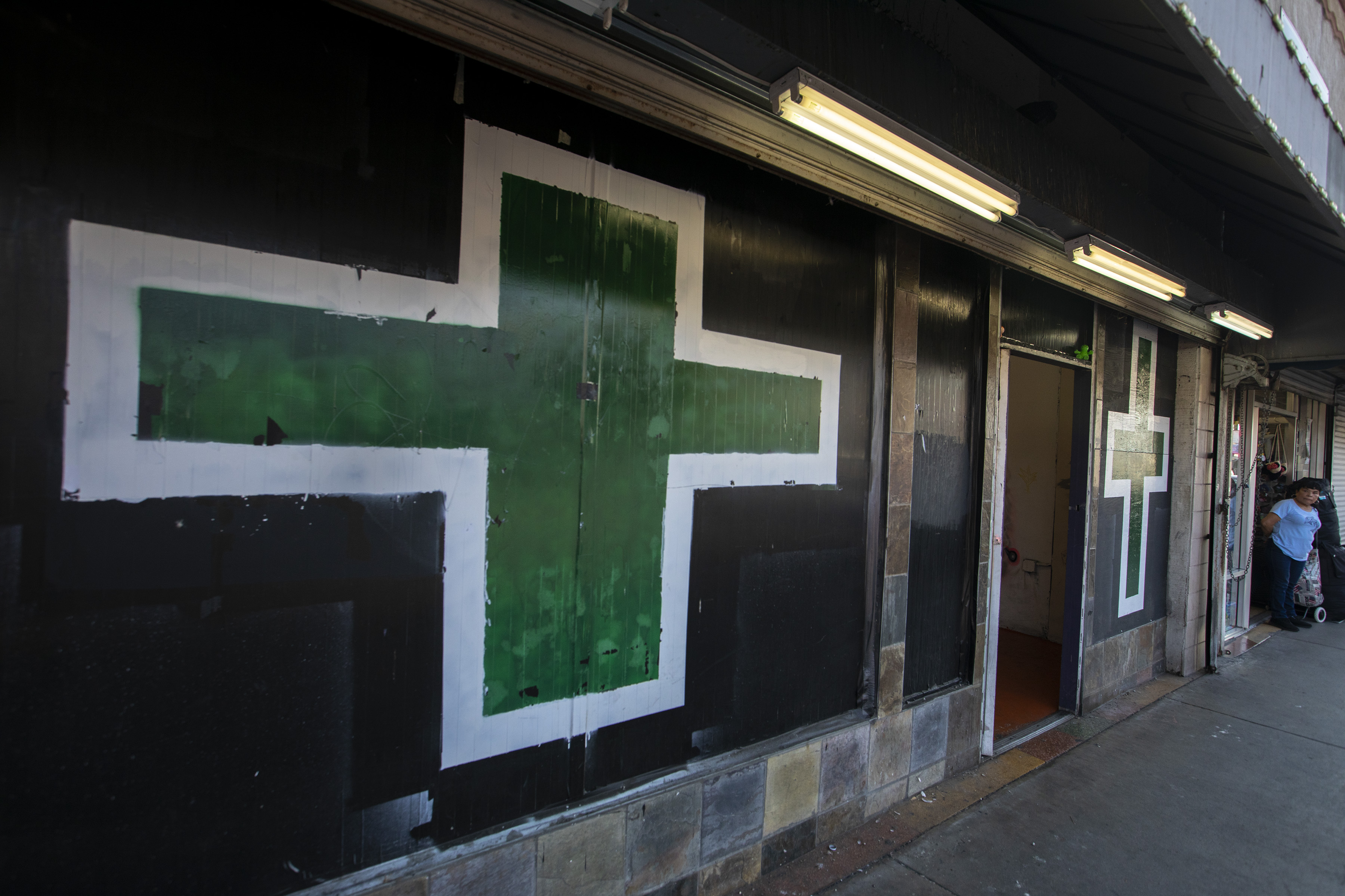 Illegal pot shops are thriving in plain sight - Vimarsana News