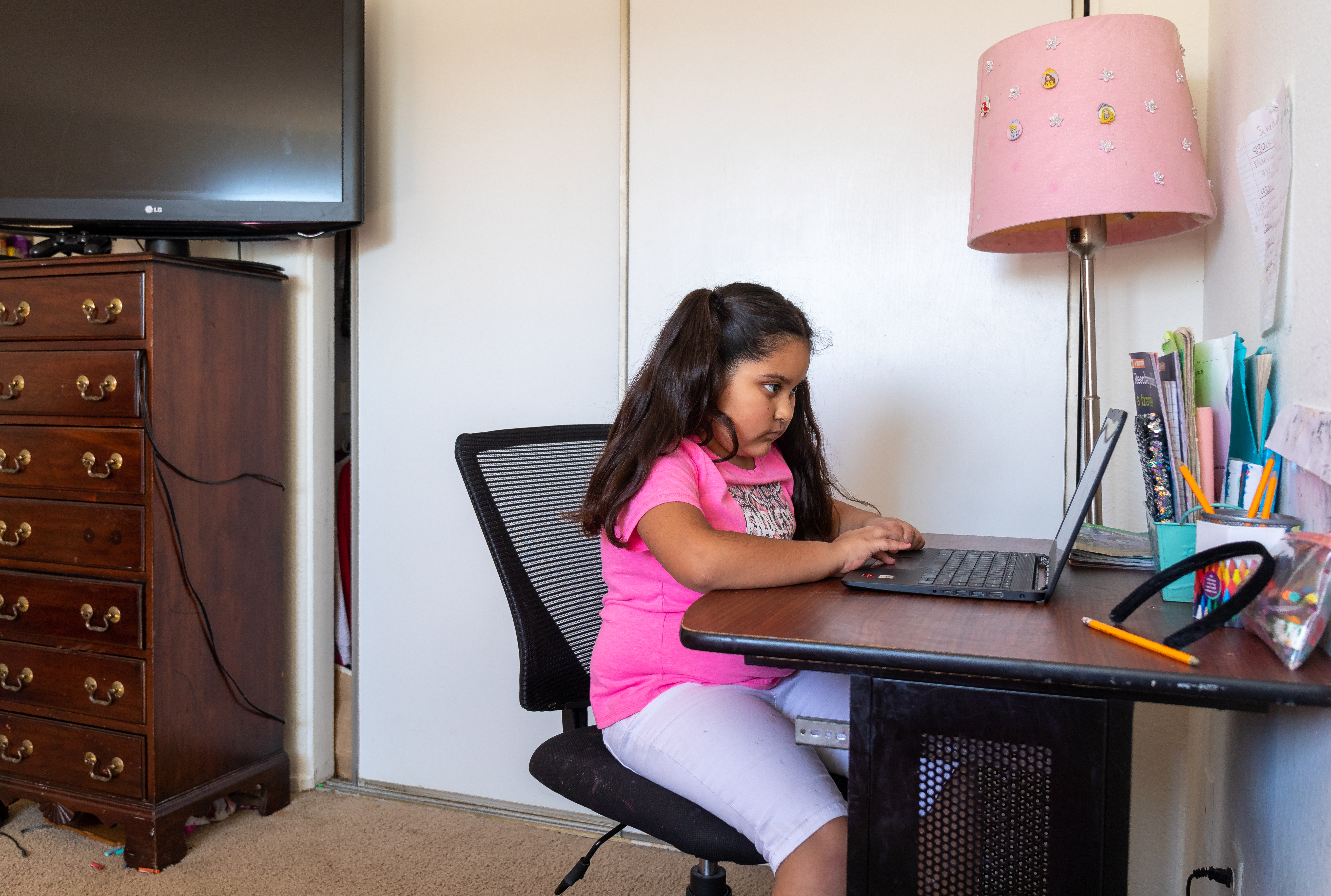 Pediatricians: schools must reopen now to relieve children's suffering - Vimarsana News