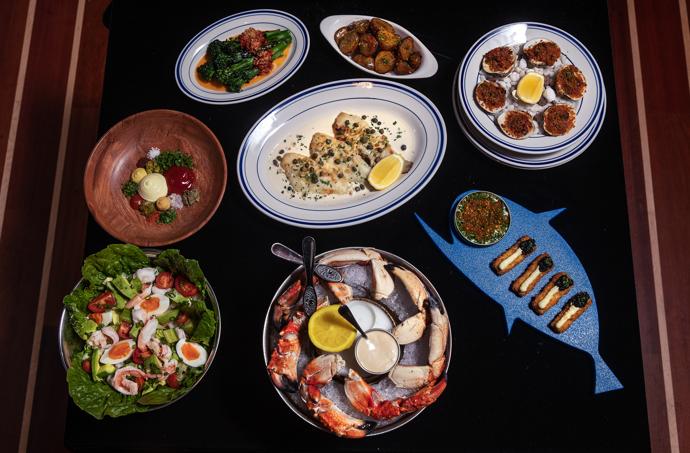 A new seafood palace taps into old L.A. glamour - Vimarsana News