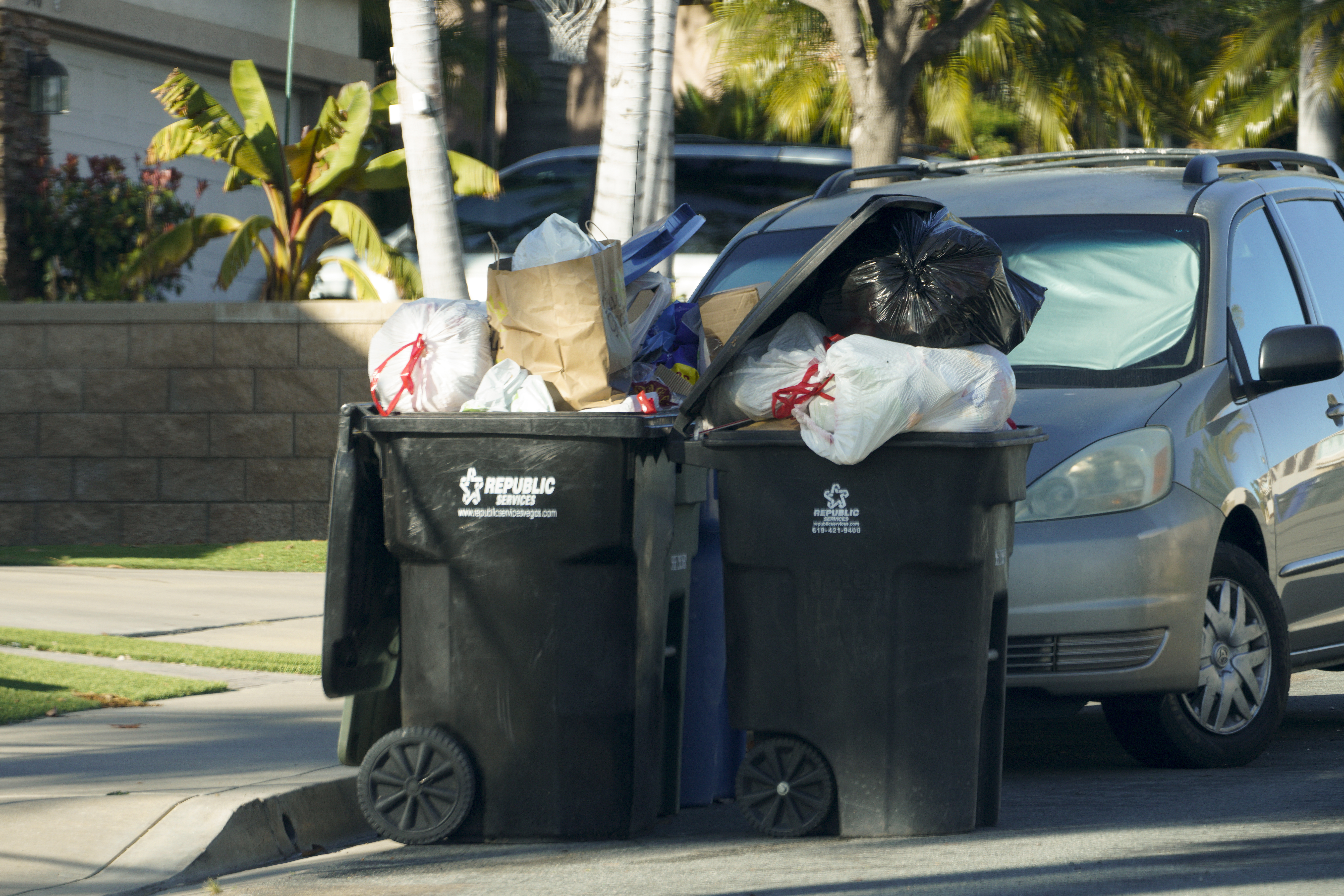Chula Vista ratifies trash emergency as waste hauler strike continues - Vimarsana News