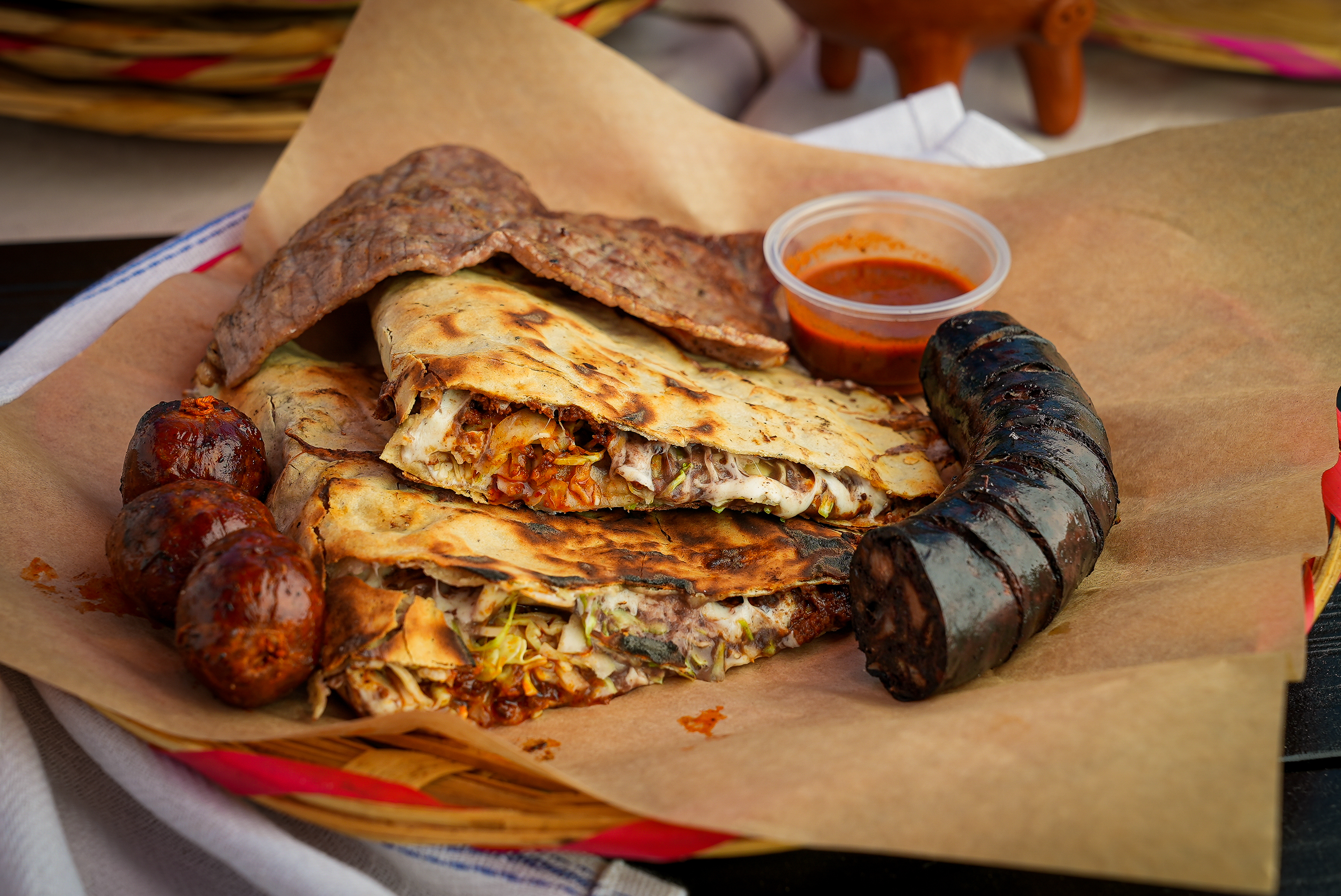 Review: Poncho's Tlayudas serves one of L.A.'s defining dishes - Vimarsana News