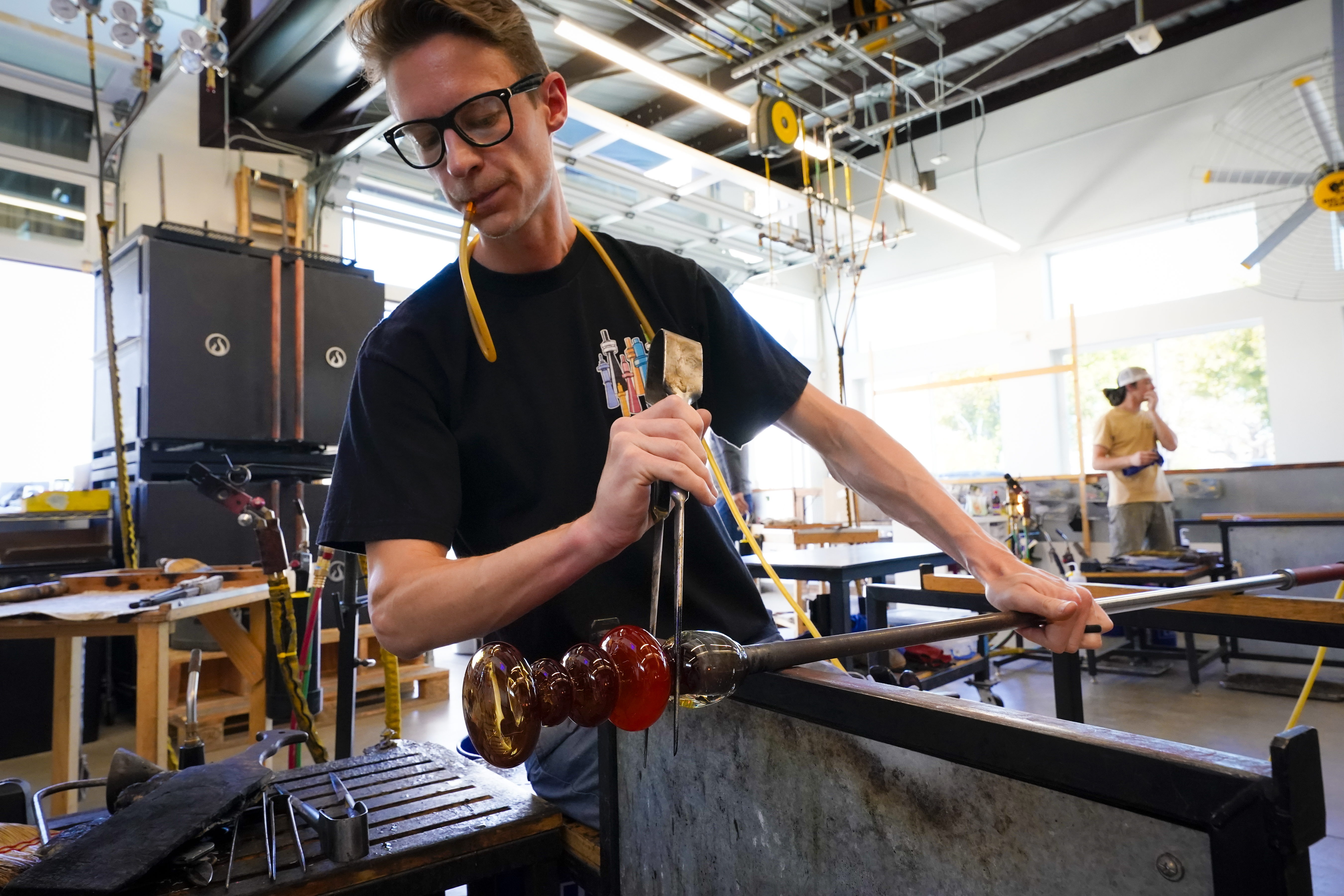 Molten 'makers' find an outlet at Barrio Glassworks in Carlsbad - Vimarsana News