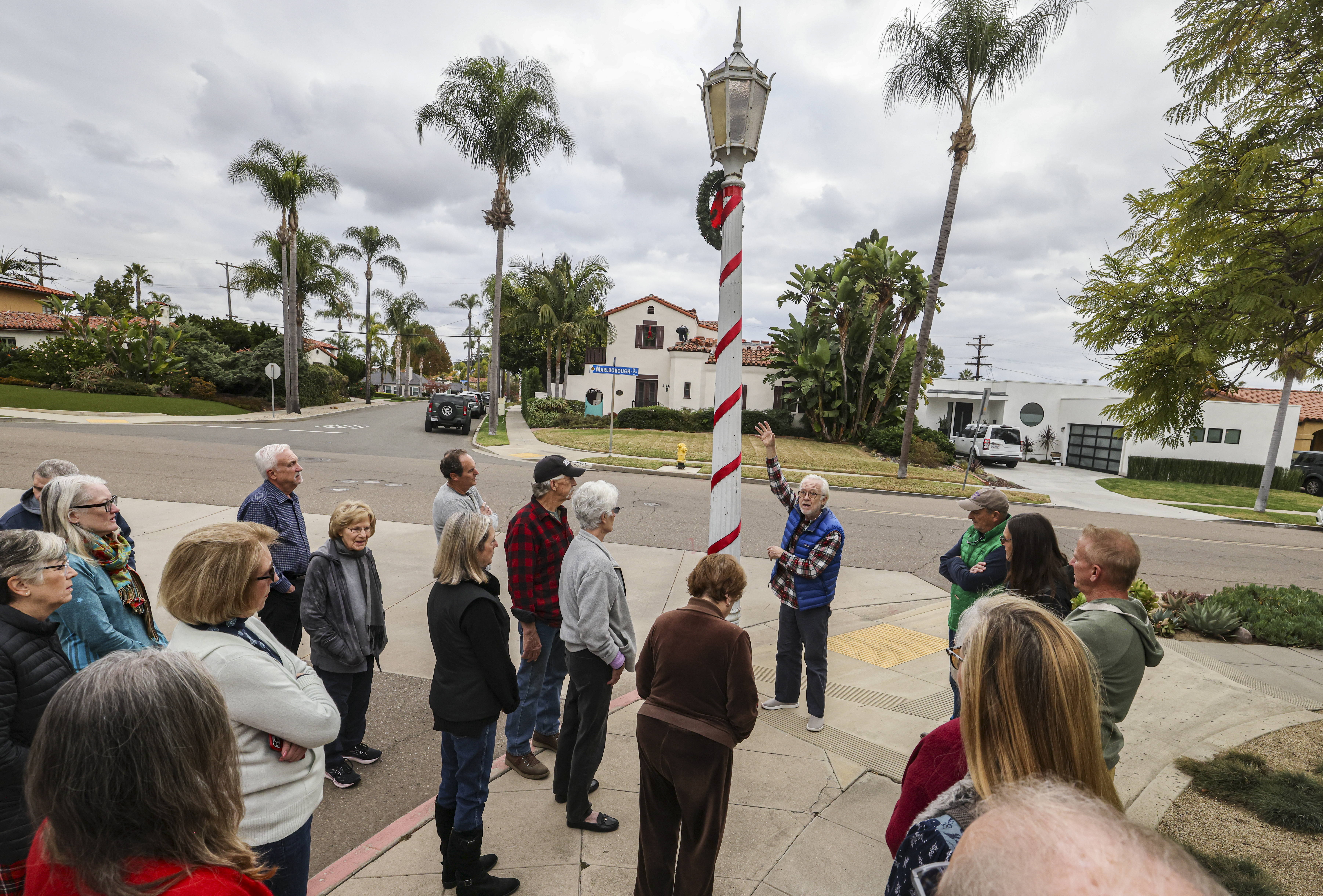 San Diegans fight removal of Kensington historic streetlamps - Vimarsana News
