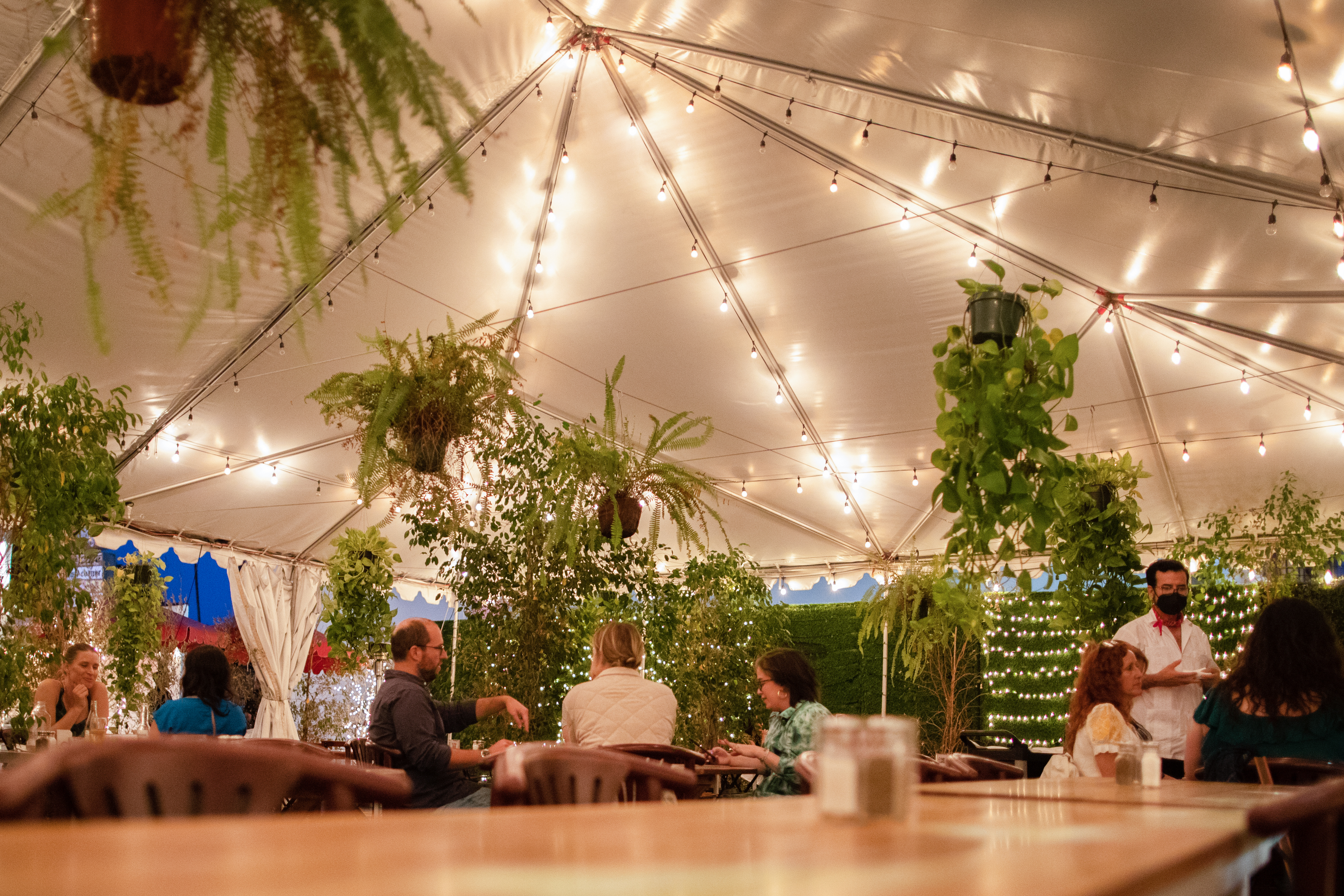 L.A. locals share their favorite classic Mexican restaurants - Vimarsana News