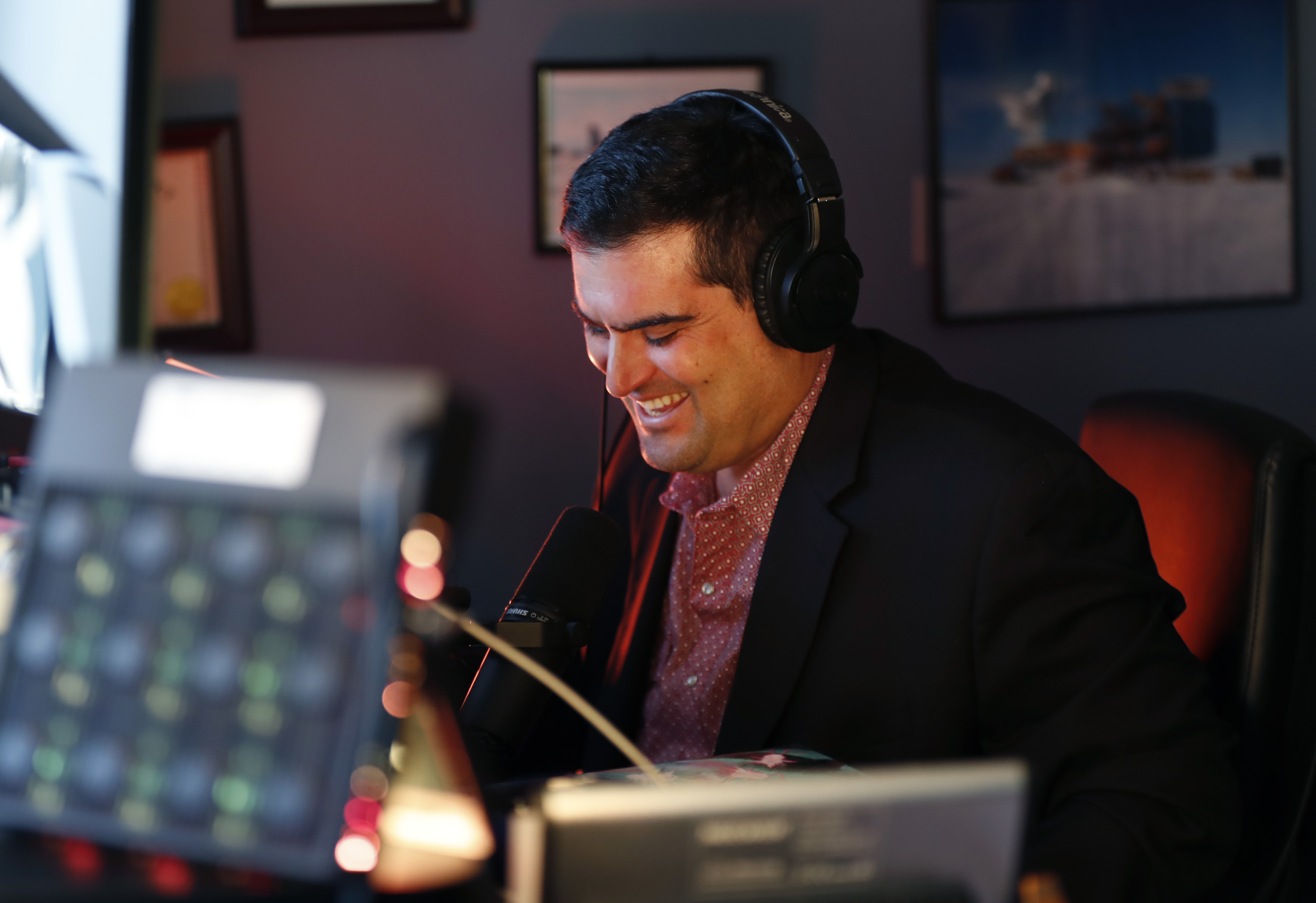 UC San Diego physicist winning fans with his joyously geeky podcast 'Into the Impossible' - Vimarsana News