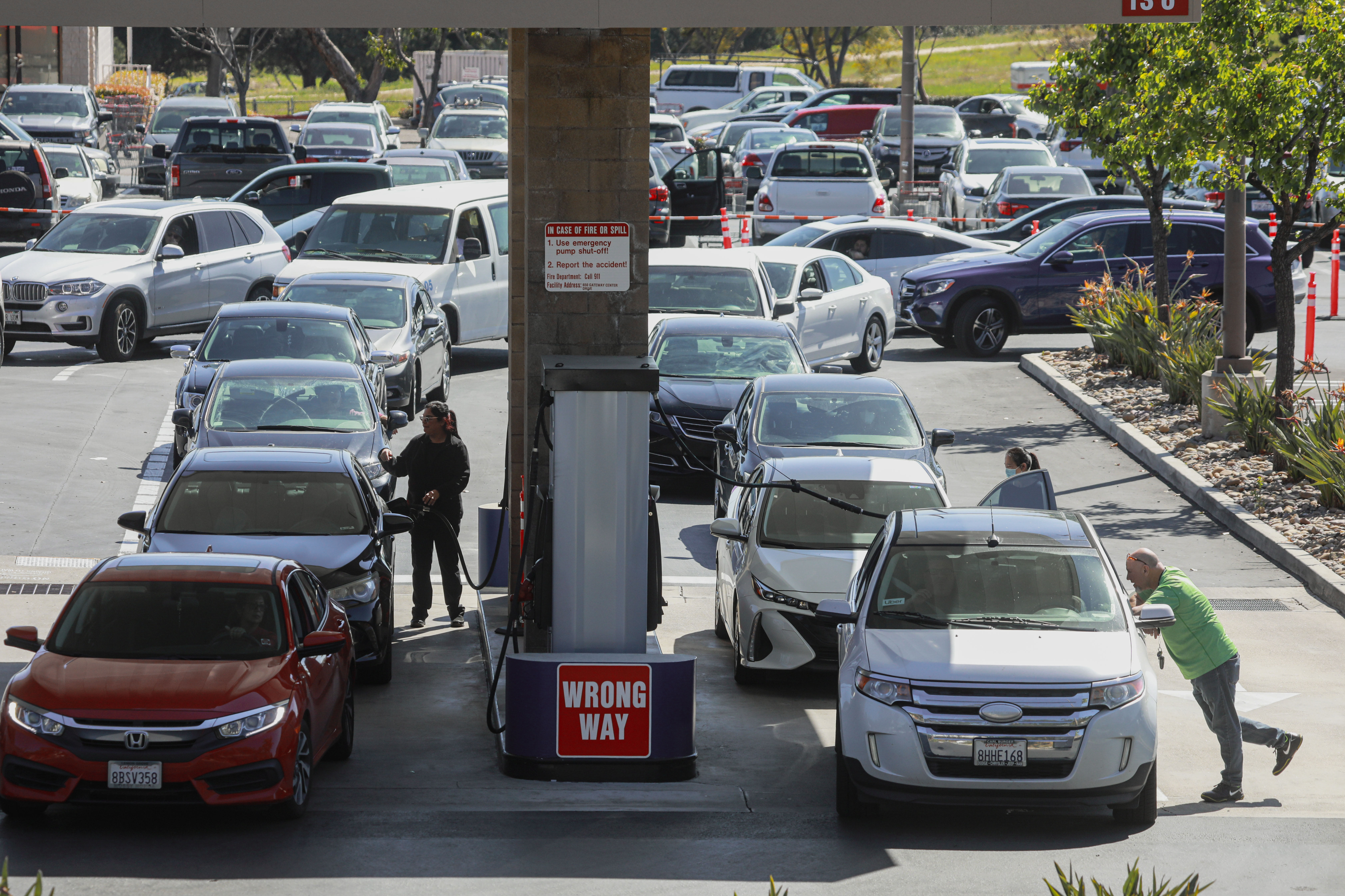 The hunt for $5.299-a-gallon gas: San Diegans queue up at Costco as prices continue to surge - Vimarsana News