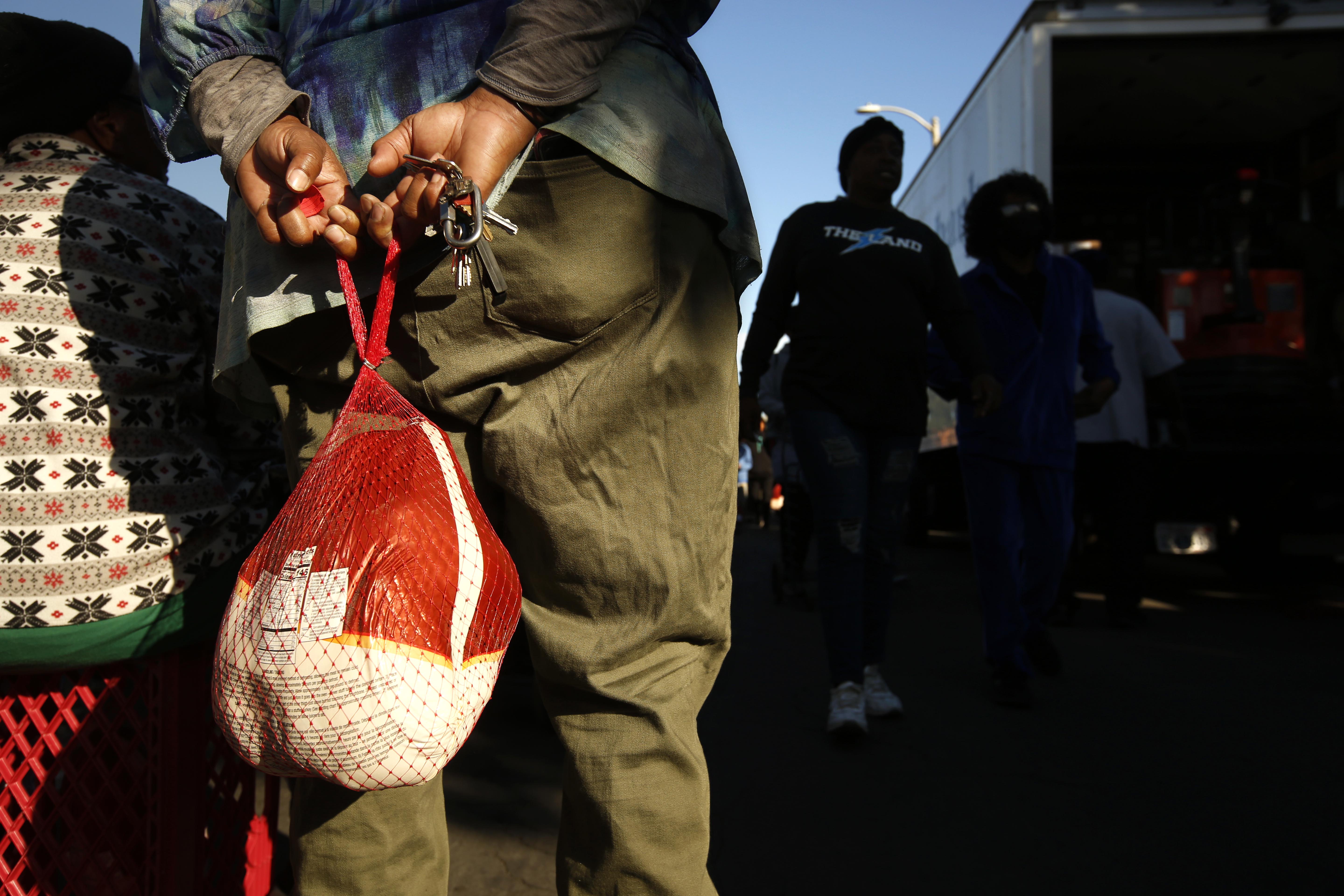 why some l.a. food banks are handing out thanksgiving chickens this year