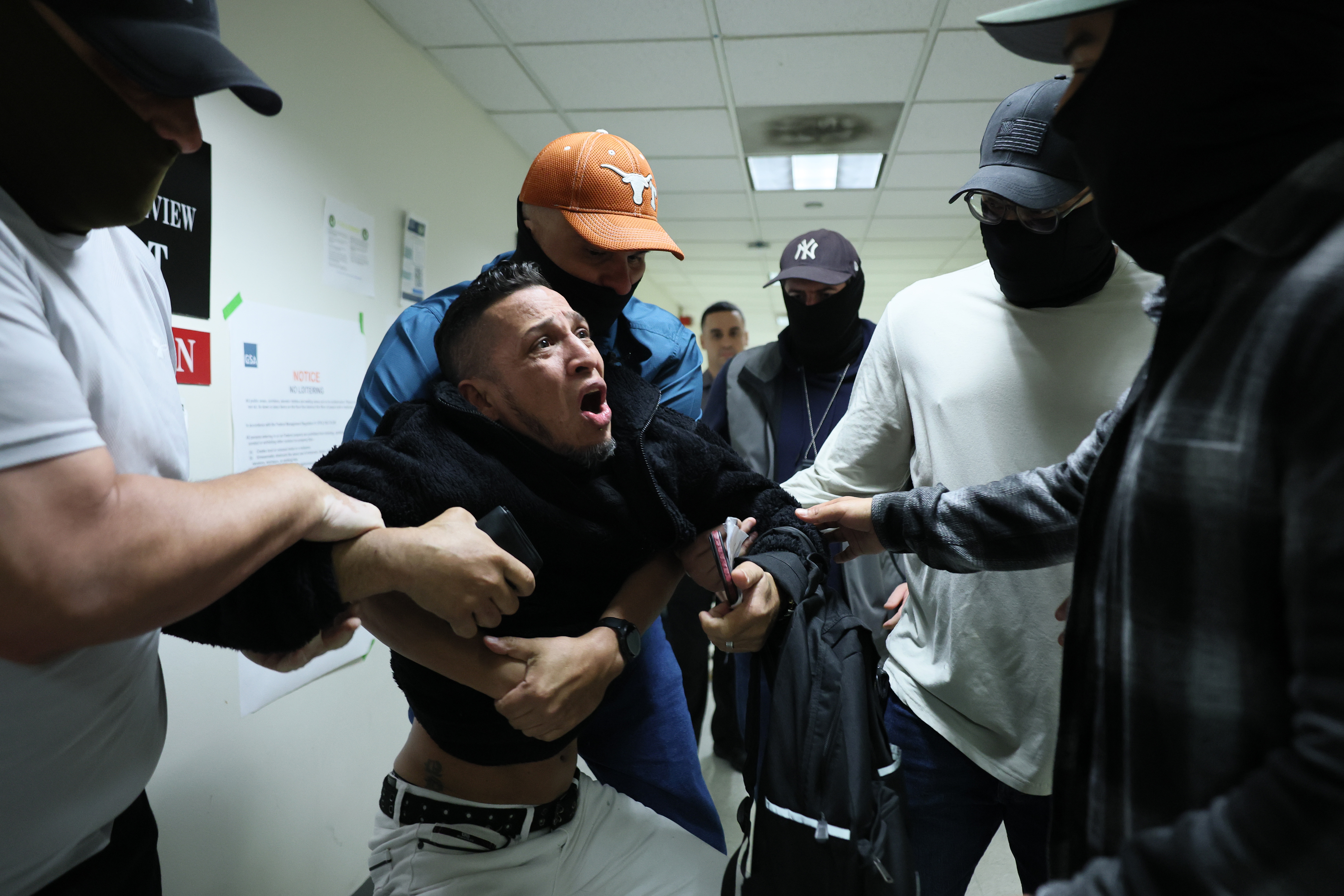 Judge blocks ICE arrests inside immigration courts article cover image