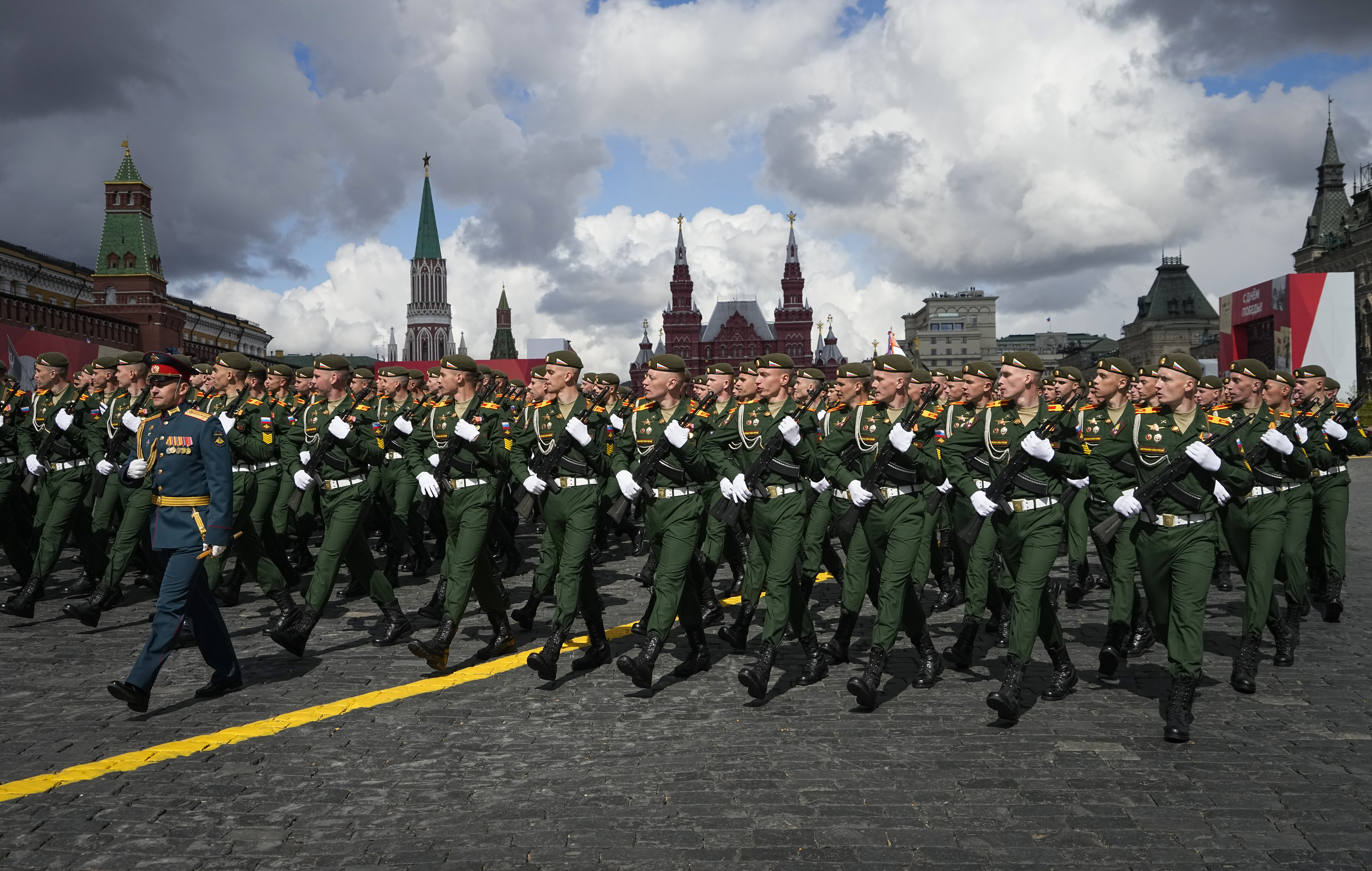 Putin defends invasion of Ukraine during display of Russian might - Vimarsana News