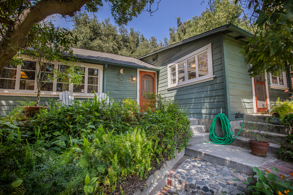 What L.A. County's median home price — $795,000 — buys in six areas - Vimarsana News