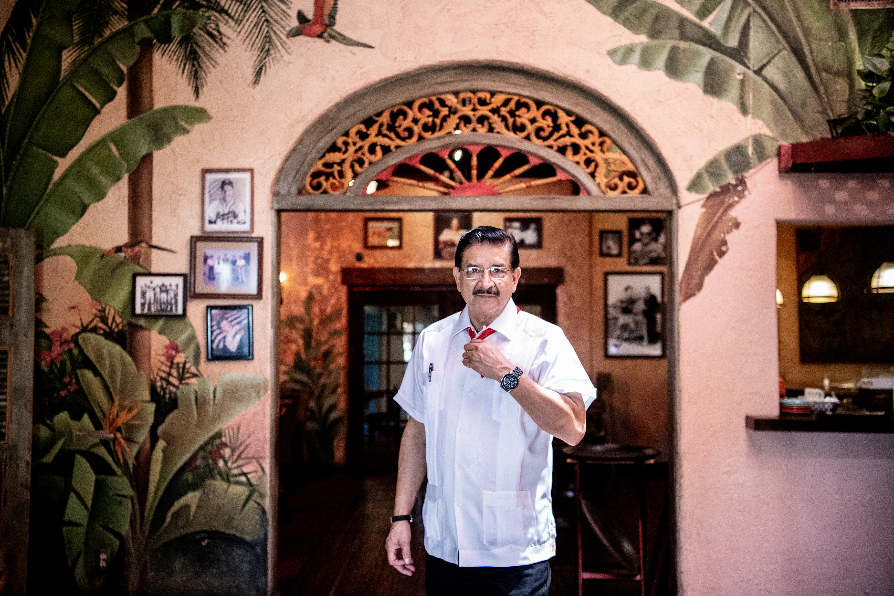 200 years of service: The work lives of 5 El Cholo employees - Vimarsana News
