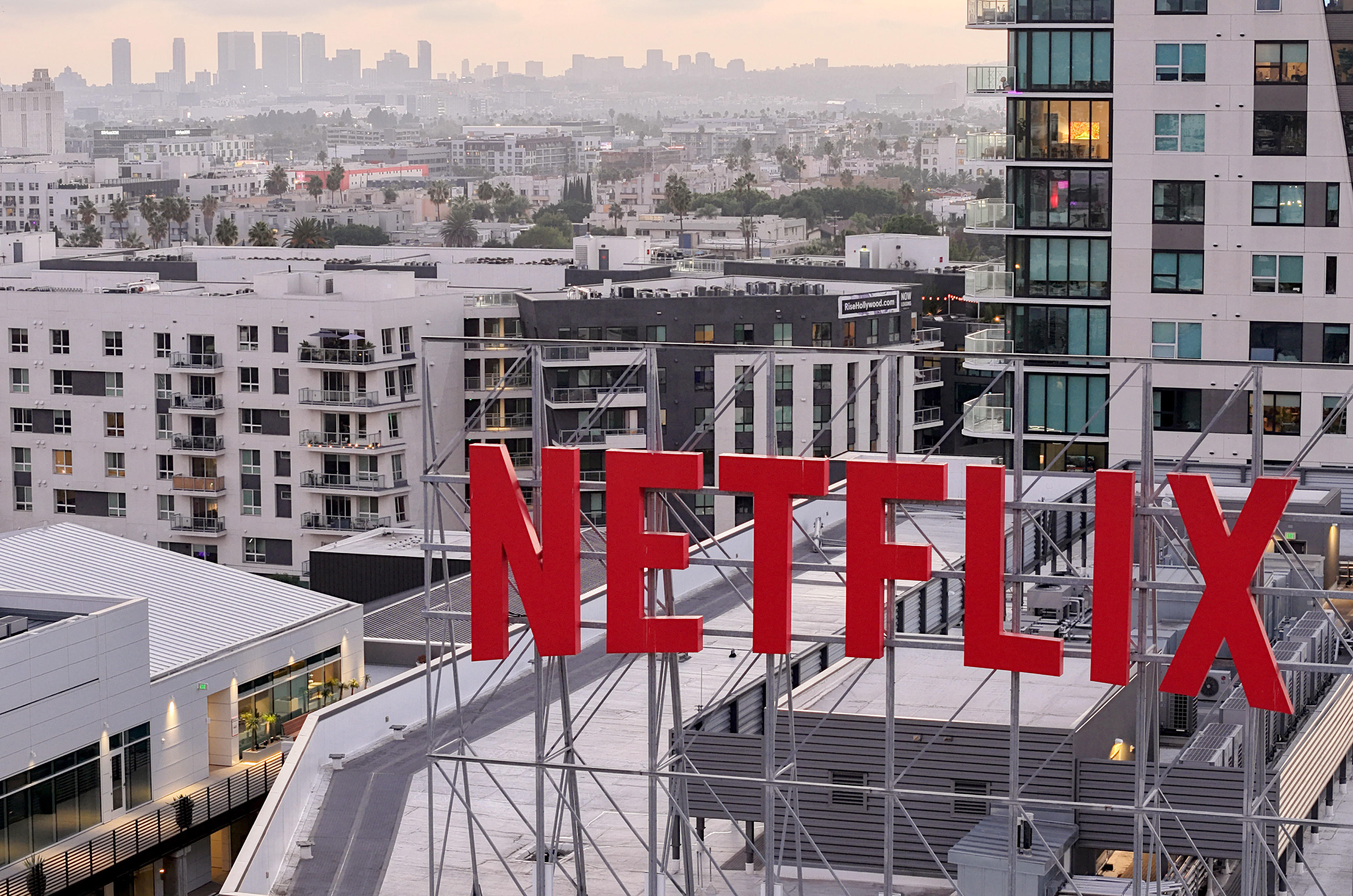 Netflix to add videos from digital publishers to its homepage