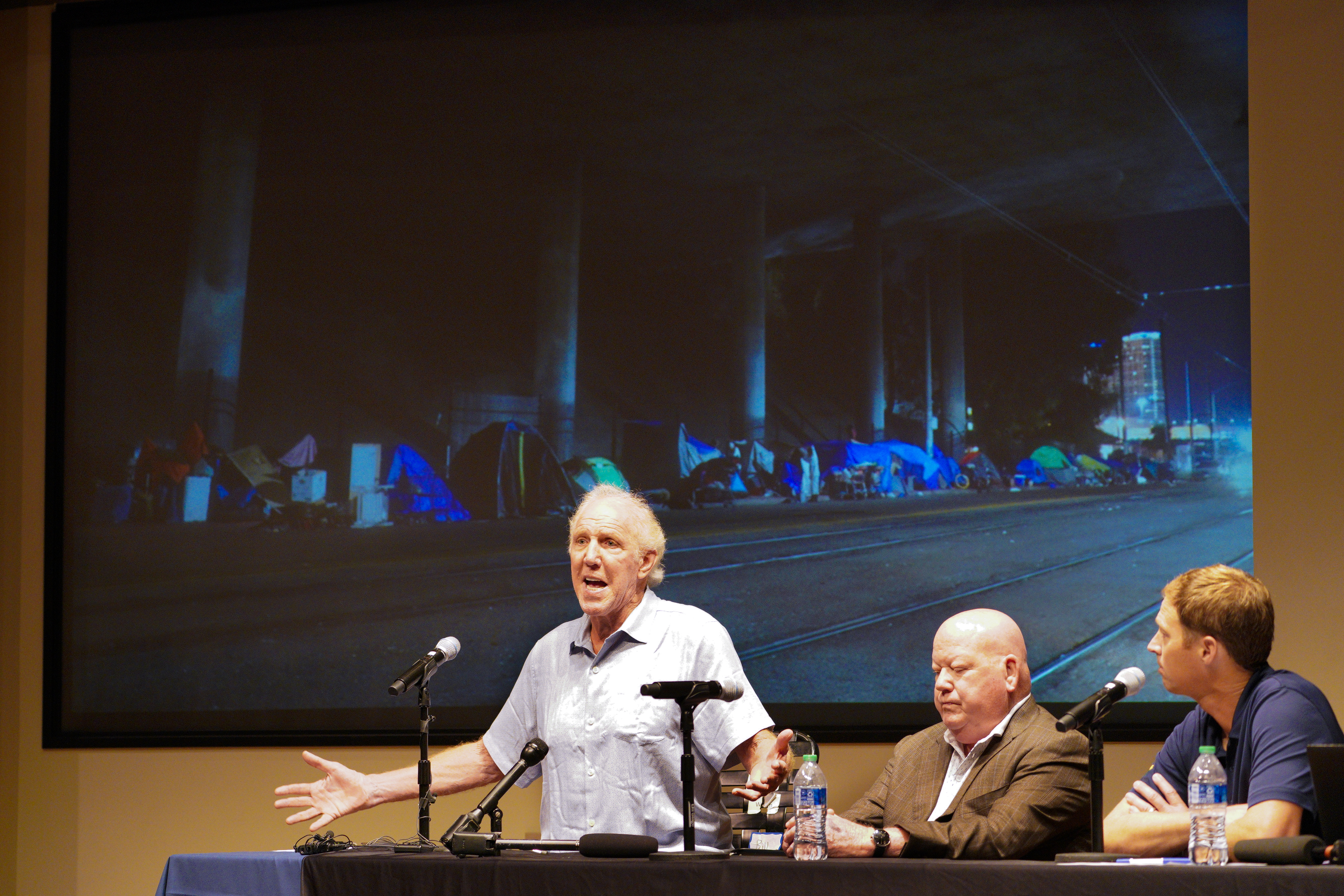 Column: Bill Walton takes homelessness personally - The San Diego Union-Tribune - Vimarsana News
