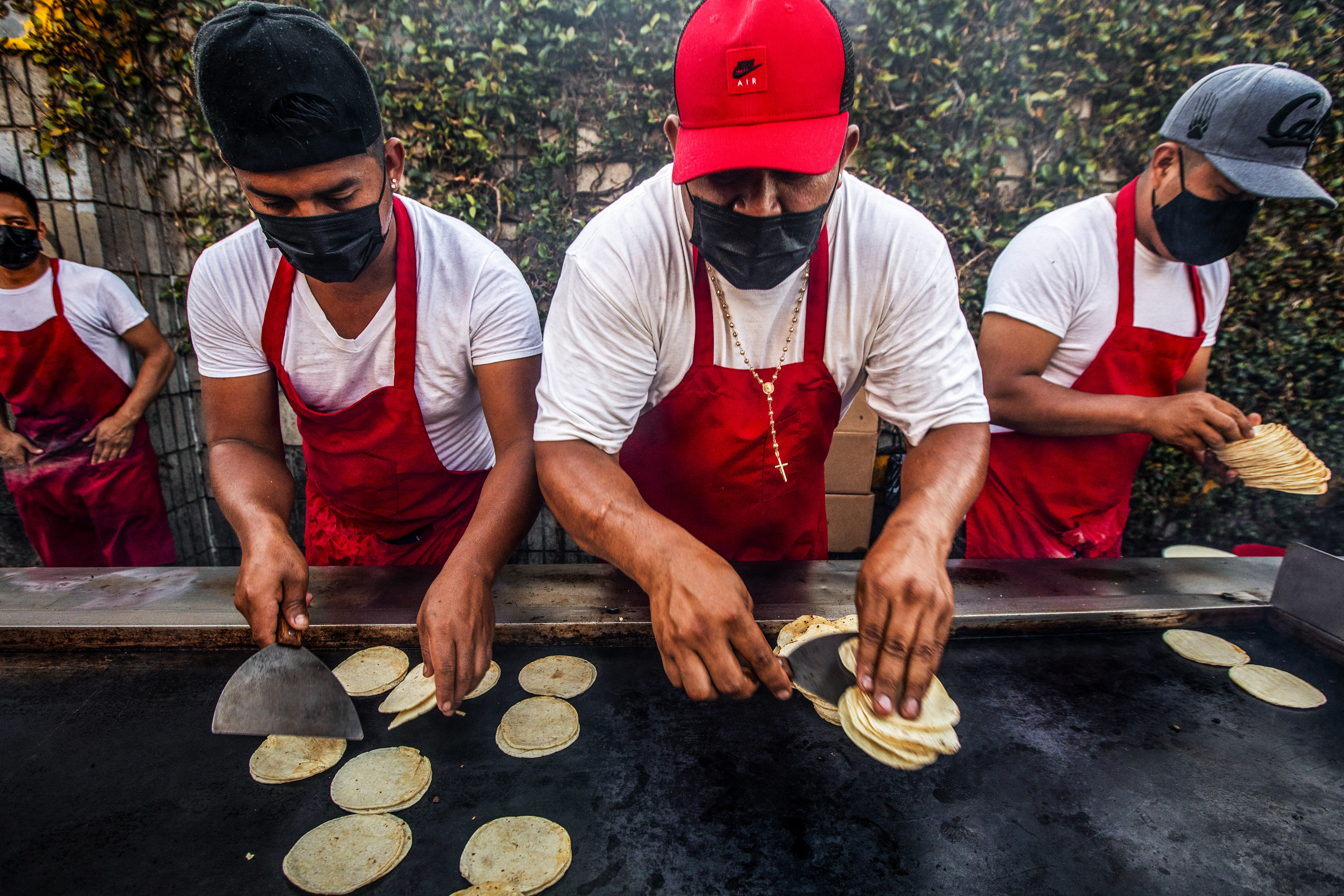 Tacos and TikTok help L.A.'s Avenue 26 Night Market shine - Vimarsana News