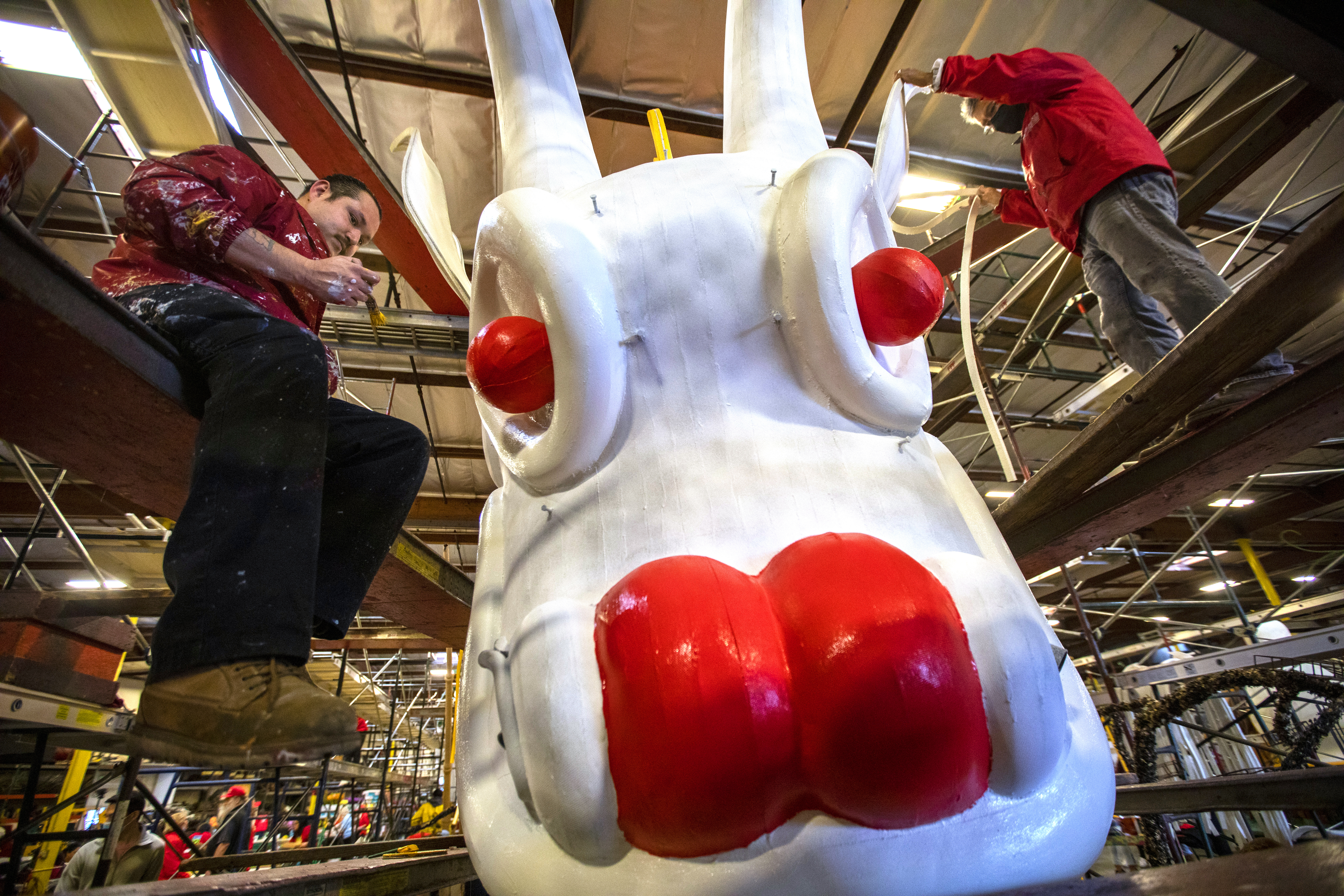 Photos: First look Rose Parade floats - Los Angeles Times - Vimarsana News
