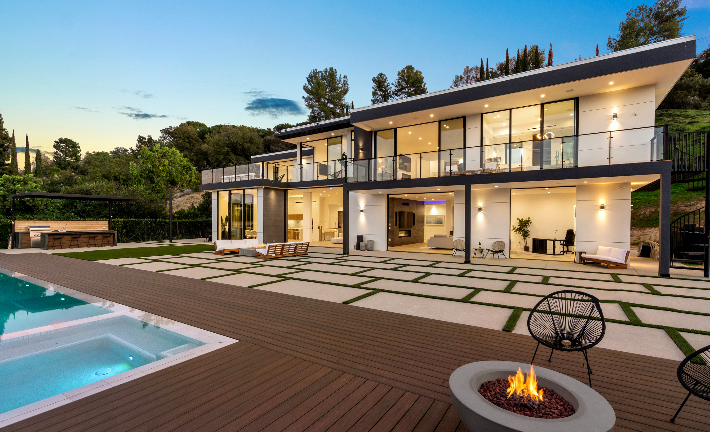 Lonzo Ball drops $7.25 million on a Sherman Oaks showplace - Vimarsana News