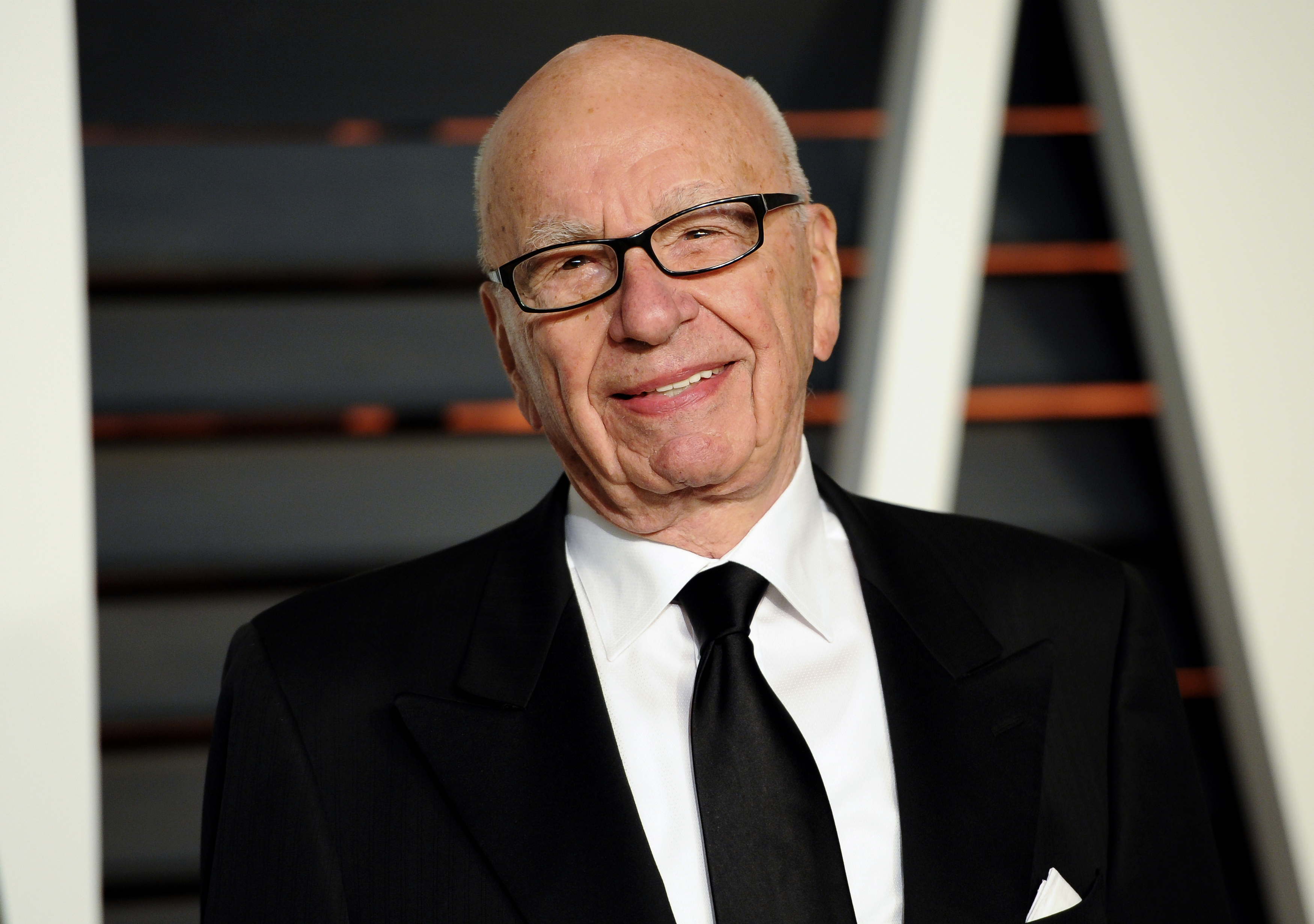 Hedge fund challenges Murdoch family's longtime control over News Corp.