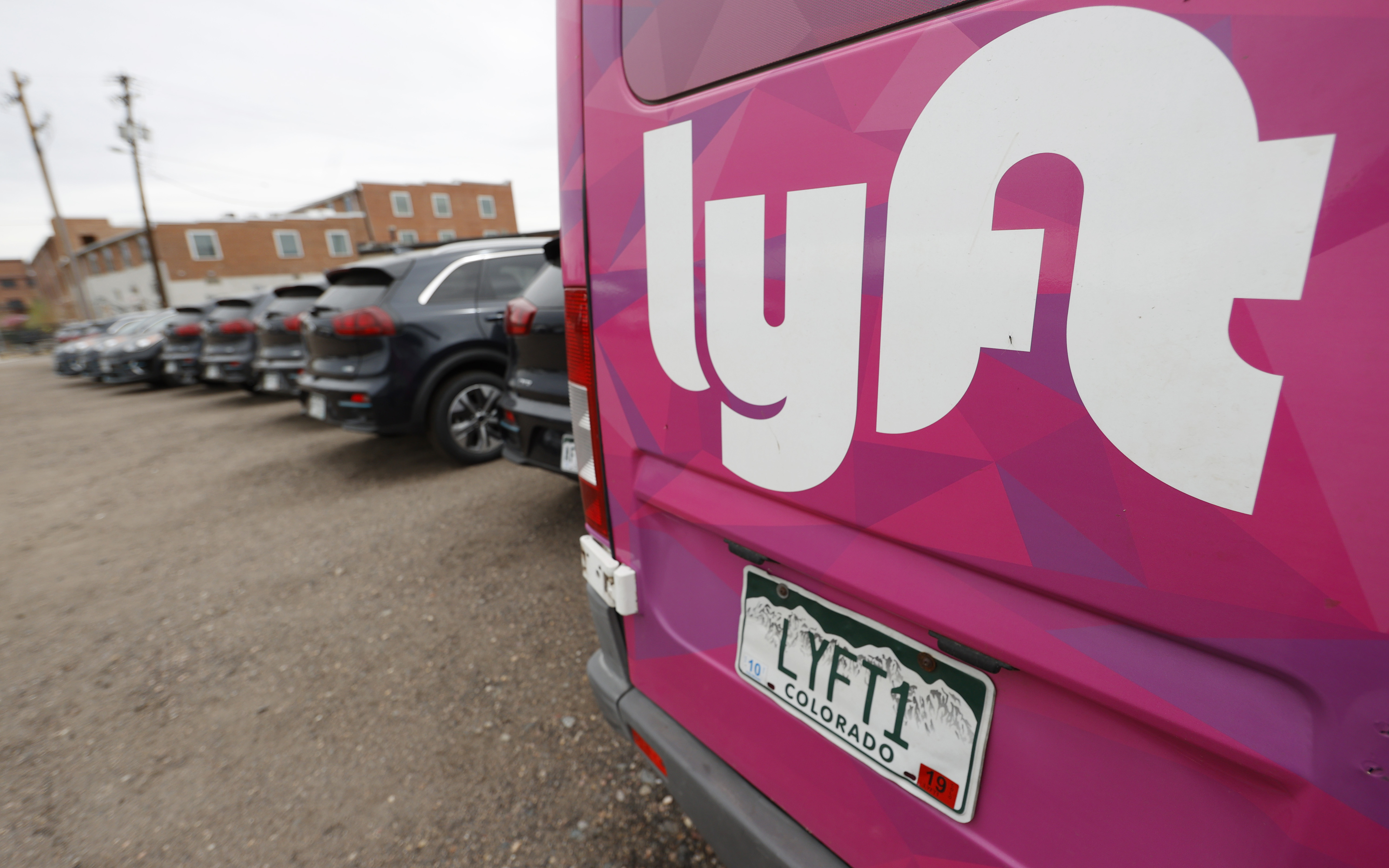 Lyft to sell self-driving unit in $550 million Toyota deal - Vimarsana News
