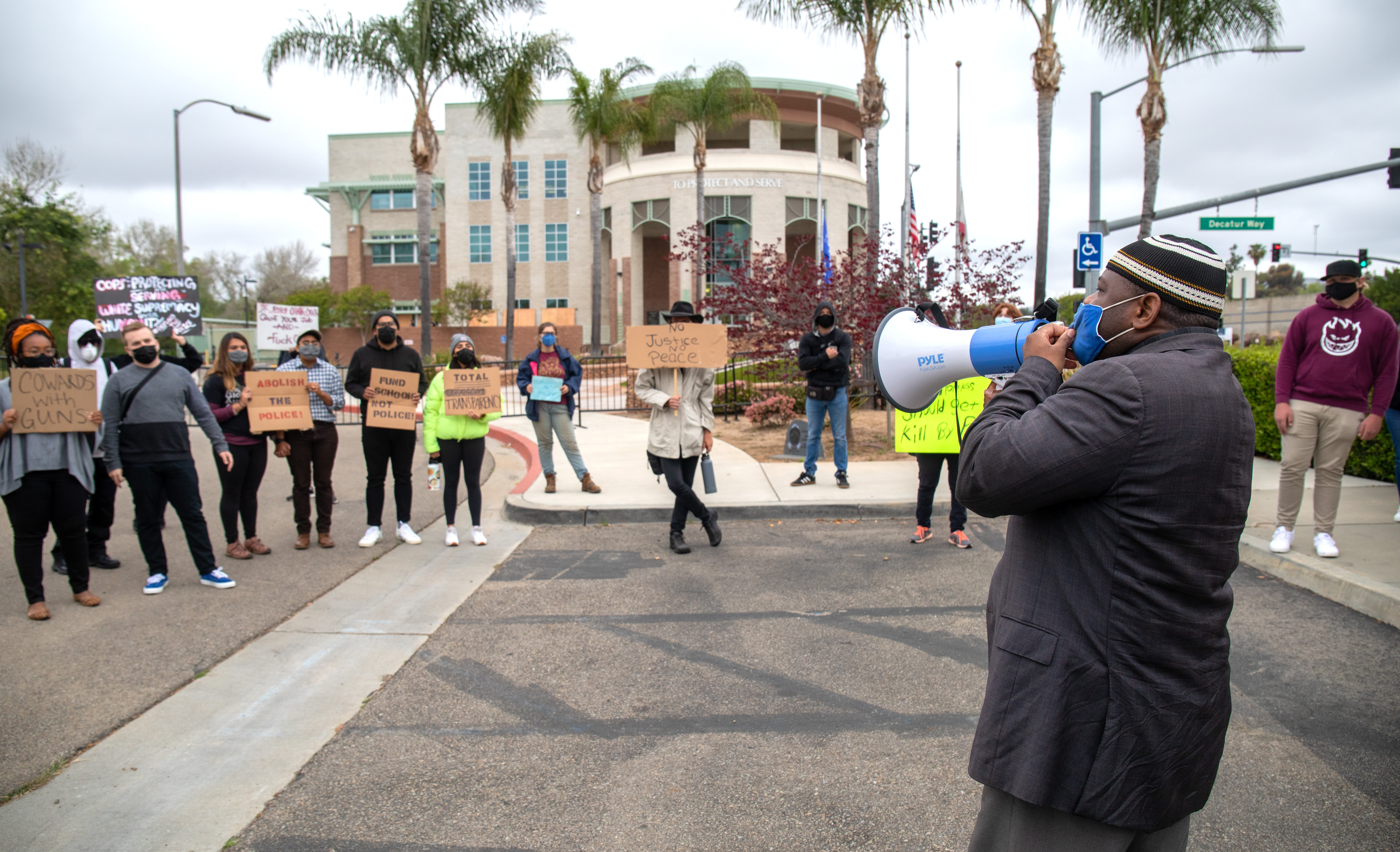 Fatal shooting raises questions of police response to homeless - Vimarsana News