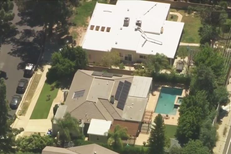 3-year-old who died after he and his twin were found in backyard pool is identified - Vimarsana News