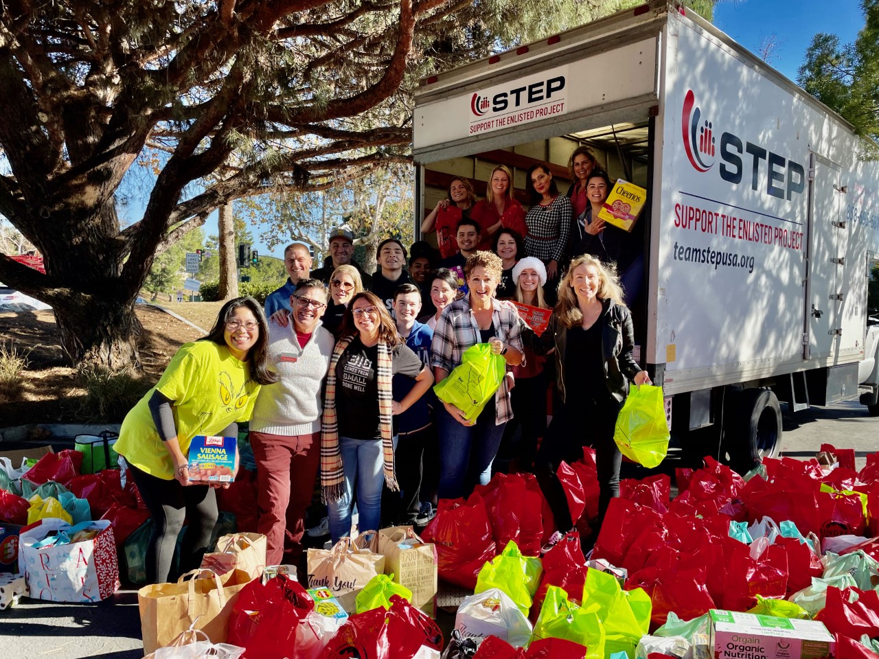 Realtors run food drive for Support The Enlisted Project, 6.5 tons donated ...community news - Vimarsana News