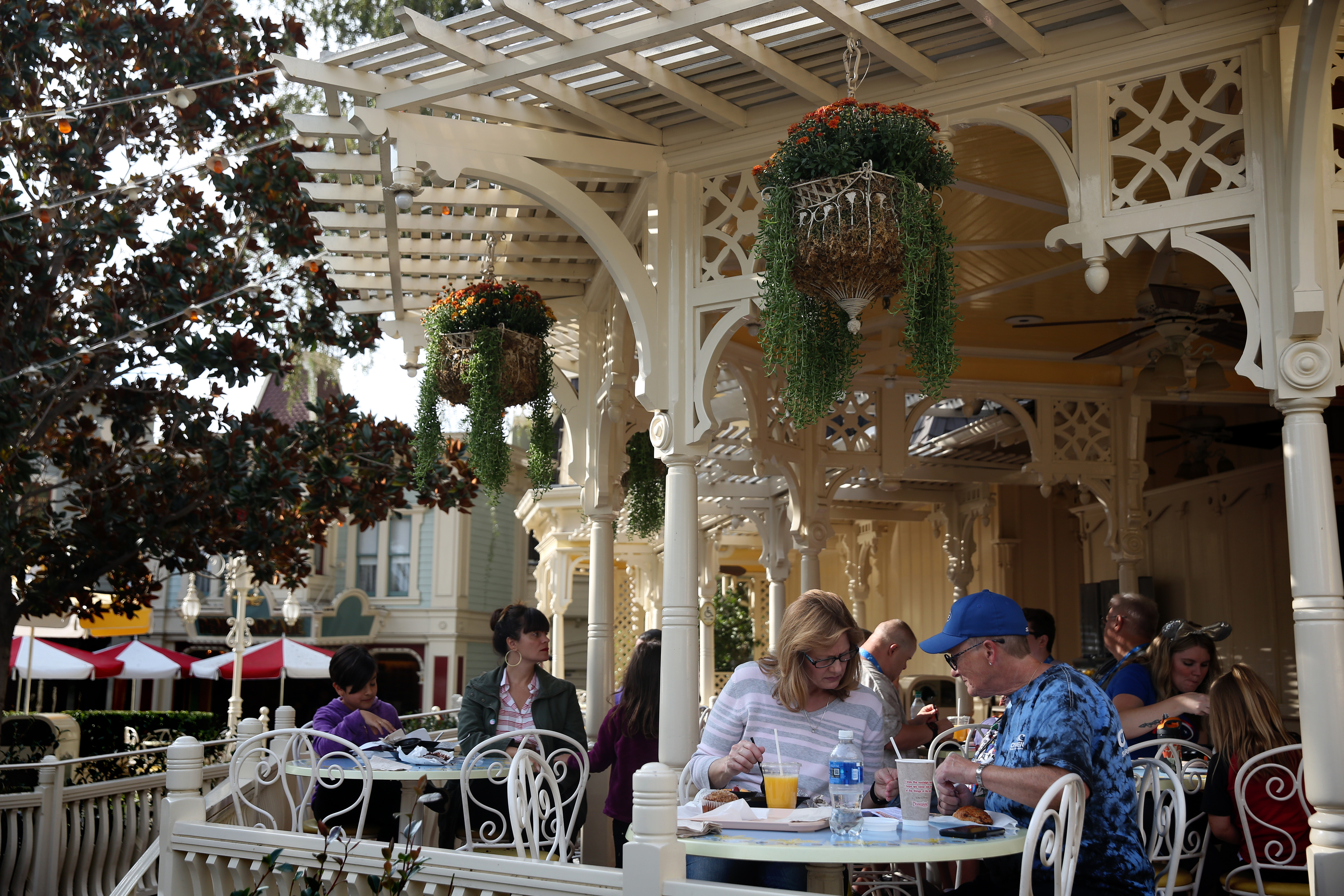 Disneyland has been raising food prices. Blame inflation - Vimarsana News