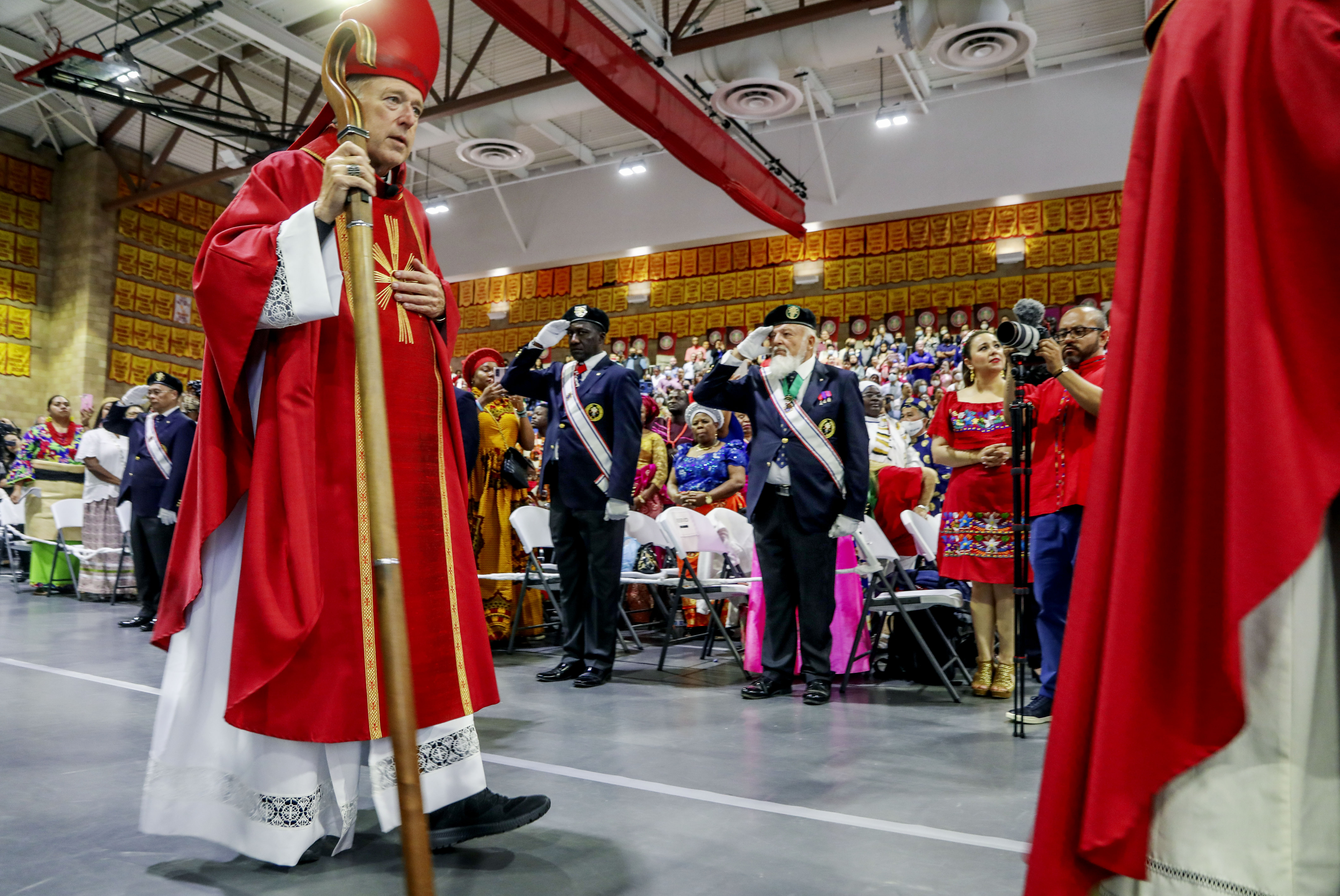 The U.S.'s newest cardinal presides over a multi-ethnic mass for a grieving nation - Vimarsana News