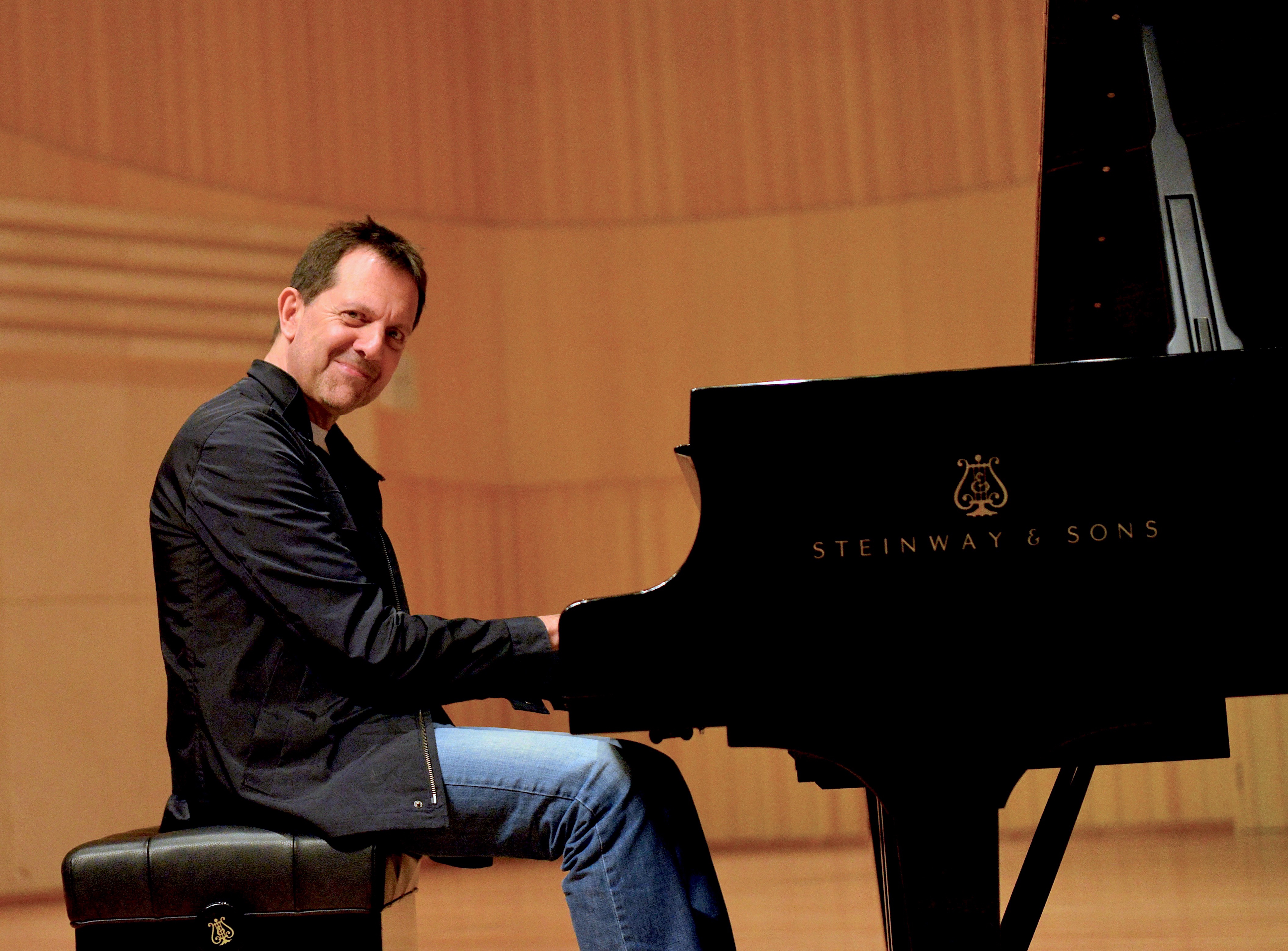 Alan Pasqua, the go-to keyboard wiz for jazz and rock legends, on Bob Dylan, Carlos Santana and Peter Erskine - Vimarsana News