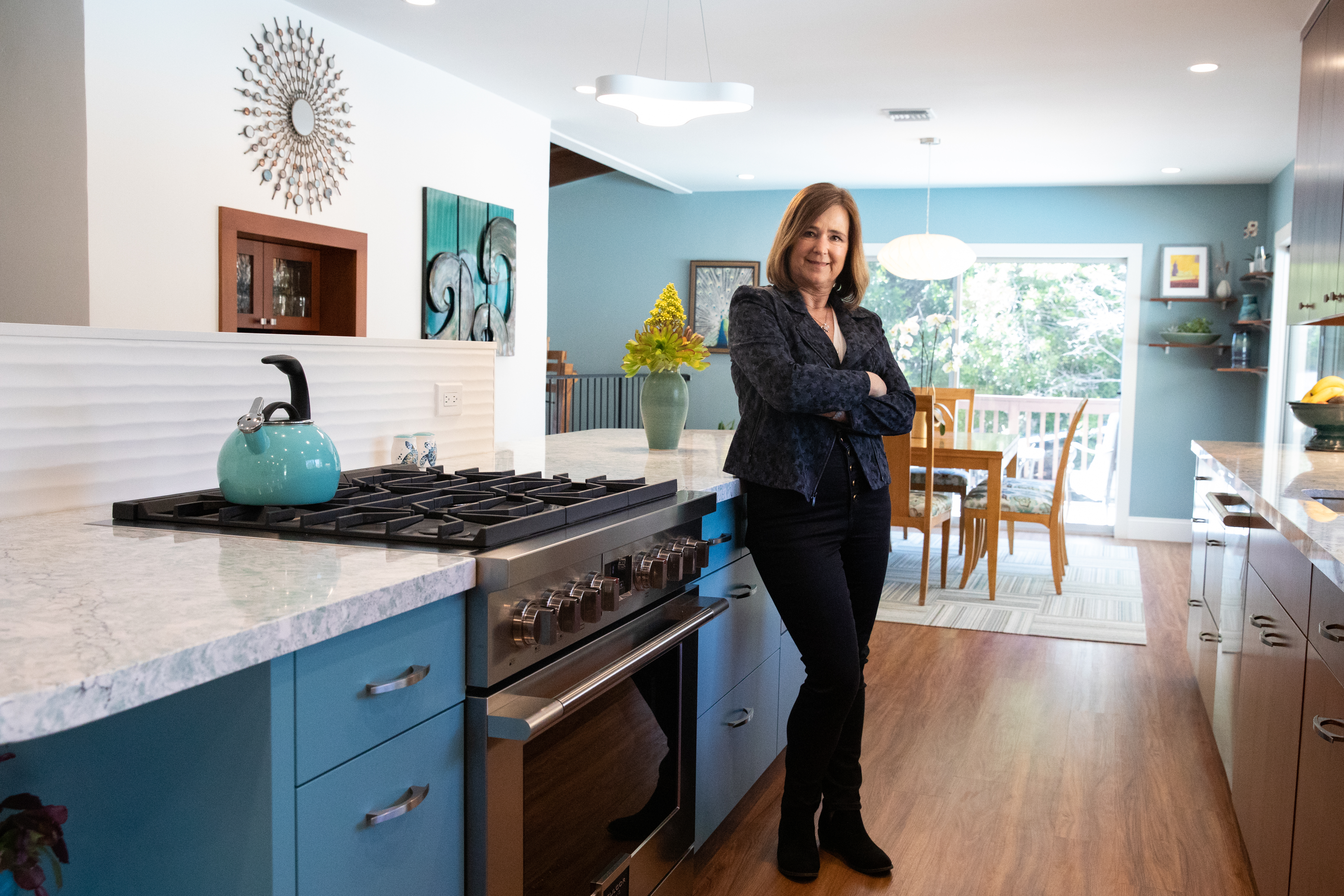 Mount Helix home's modern makeover sets tone for design pros' annual Kitchen and Bath tour - Vimarsana News