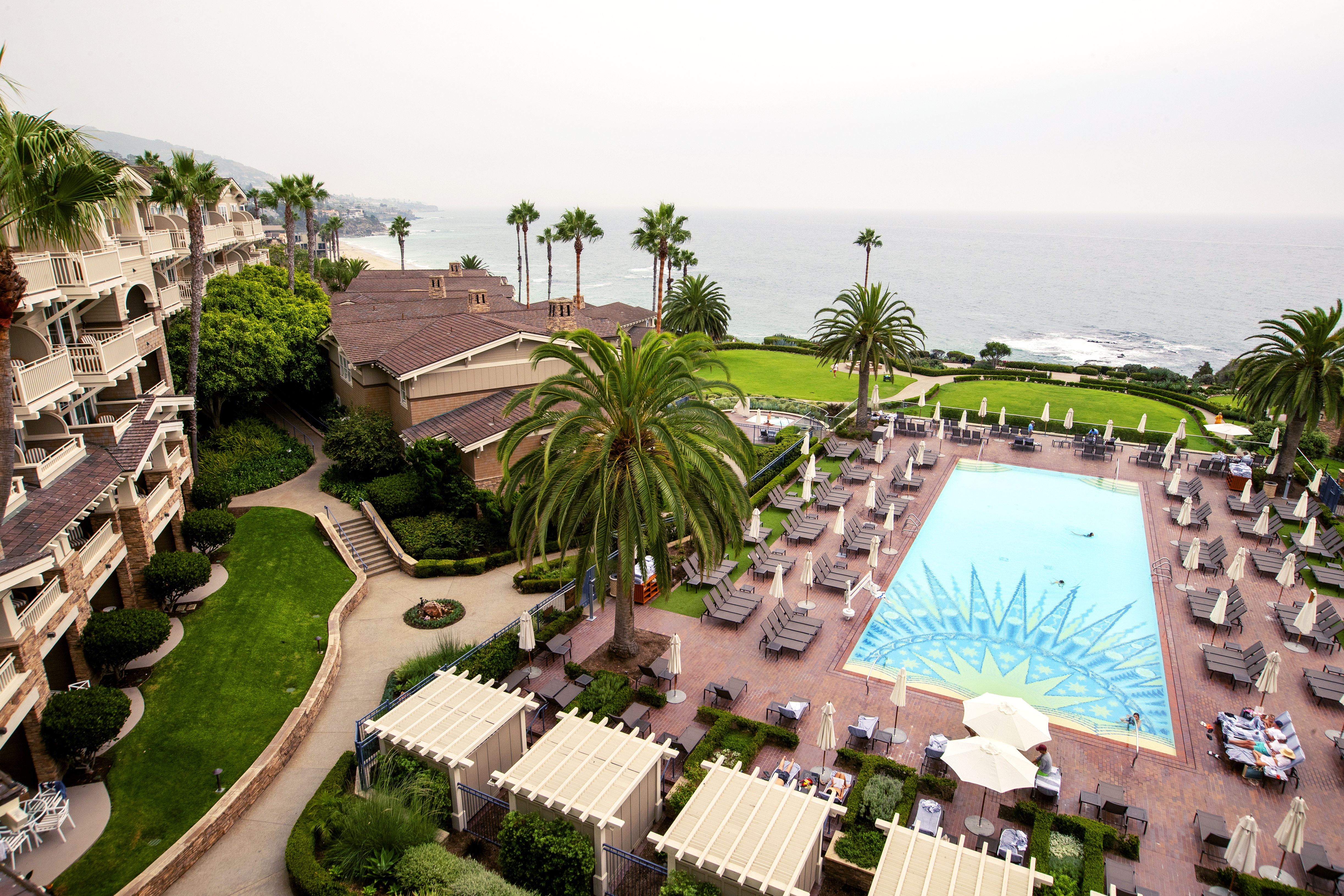 Billionaire Tilman Fertitta reportedly considering $650-million purchase of the Montage Laguna Beach - Vimarsana News