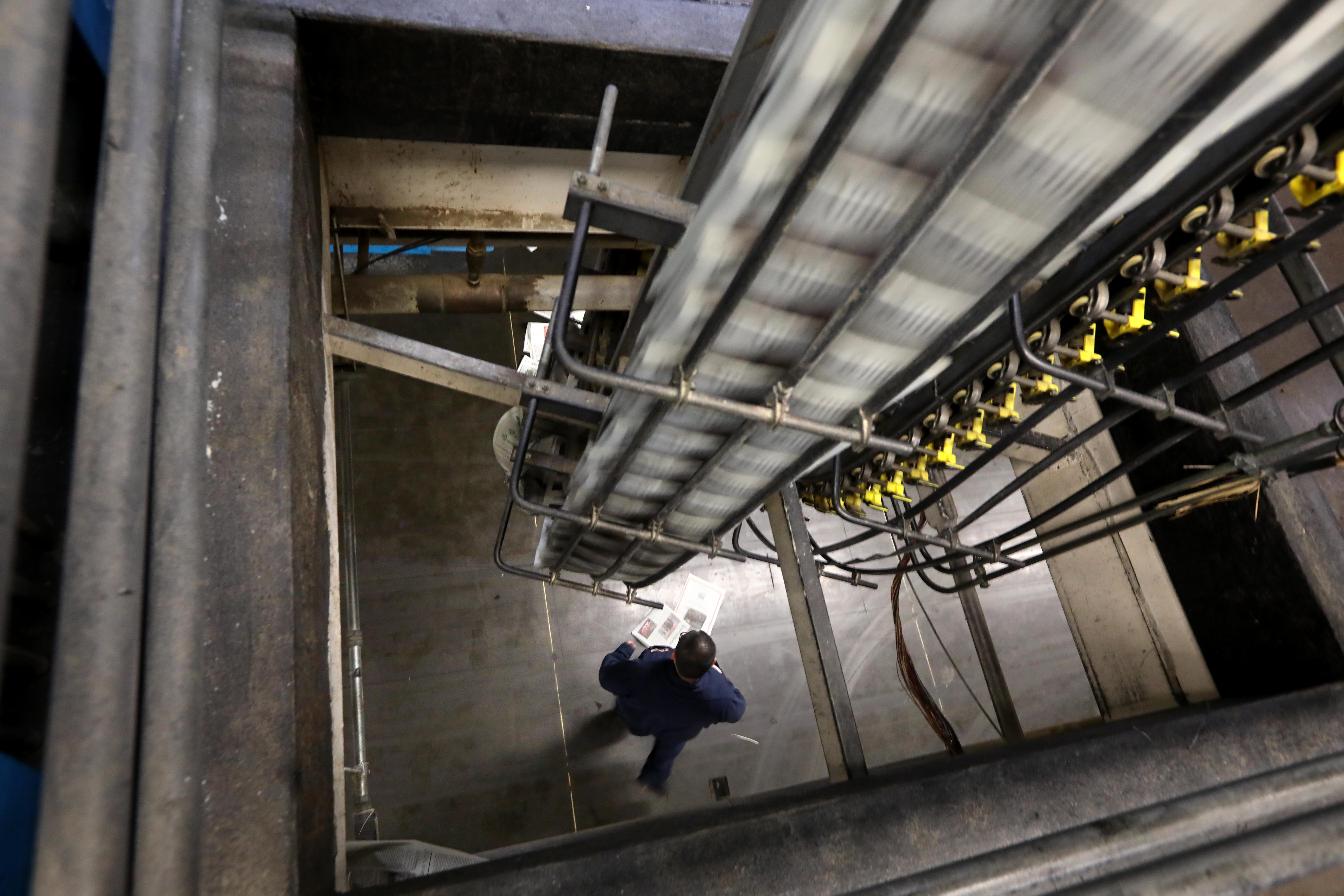 Storied presses print L.A. Times for last time as production moves to Riverside - Vimarsana News