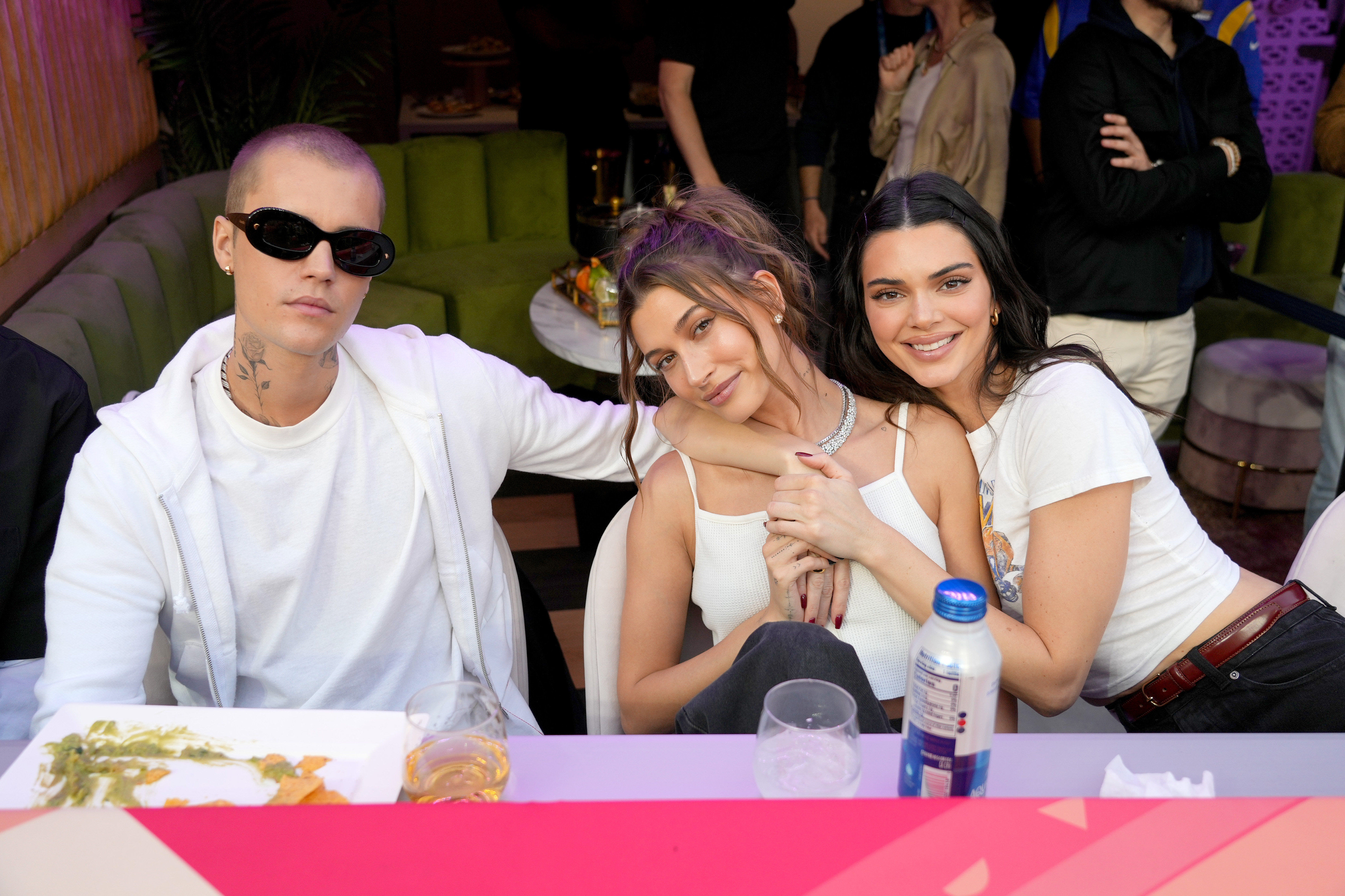 Photos: Celebrities show up in force for Super Bowl LVI - Vimarsana News
