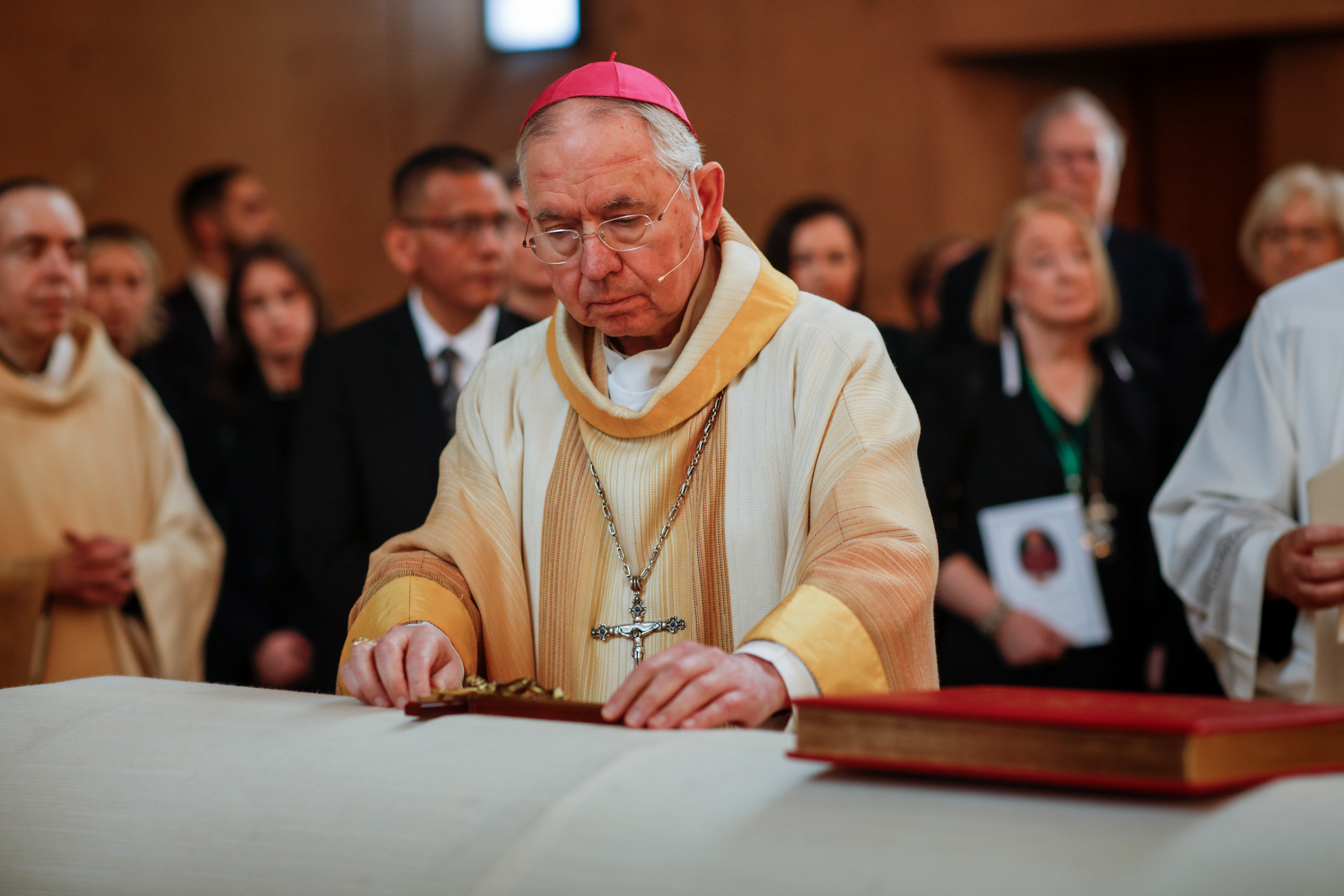 'Gripped by grace': Thousands gather for Bishop O'Connell's funeral Mass - Vimarsana News