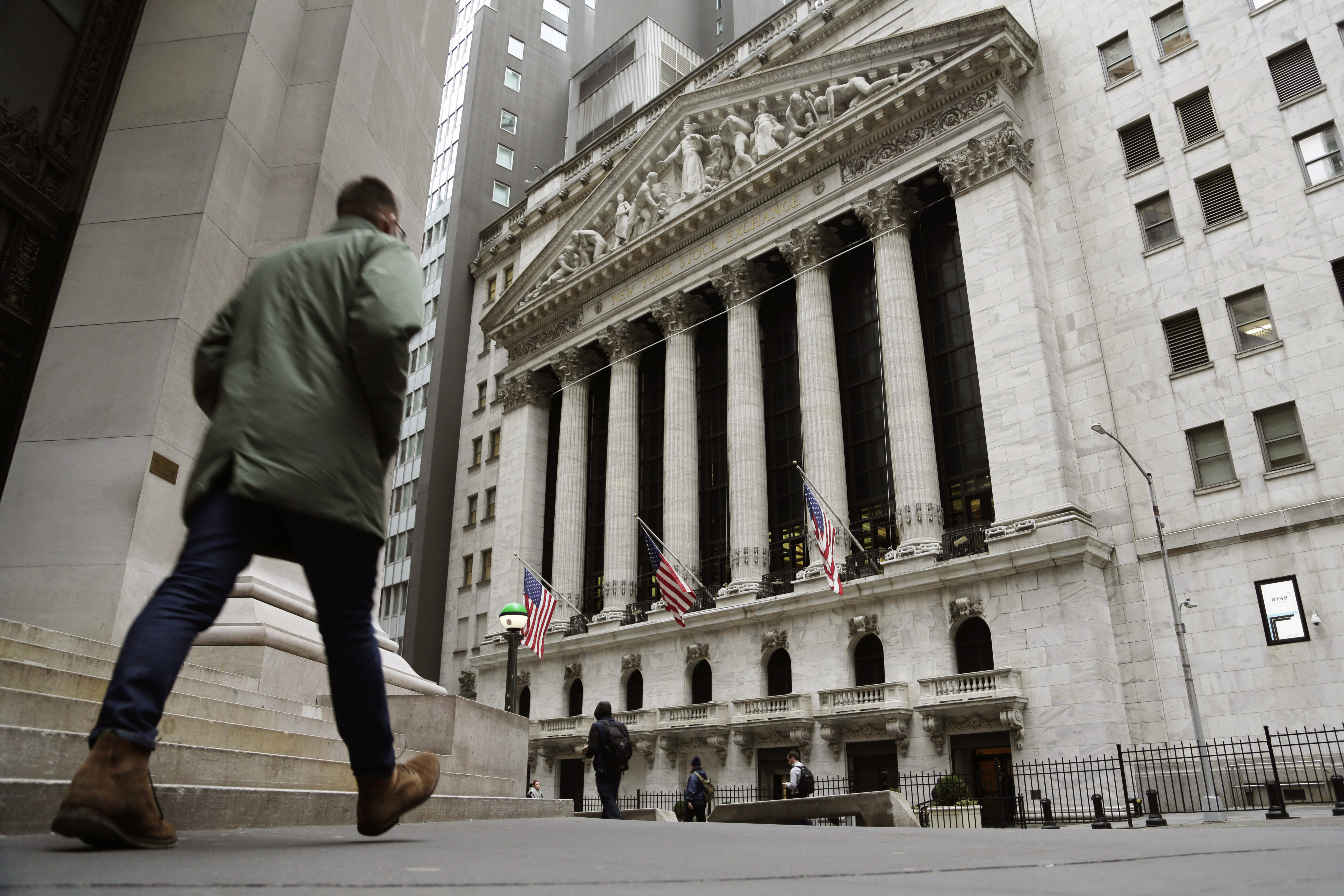 Wall Street rises as Washington moves to avoid default