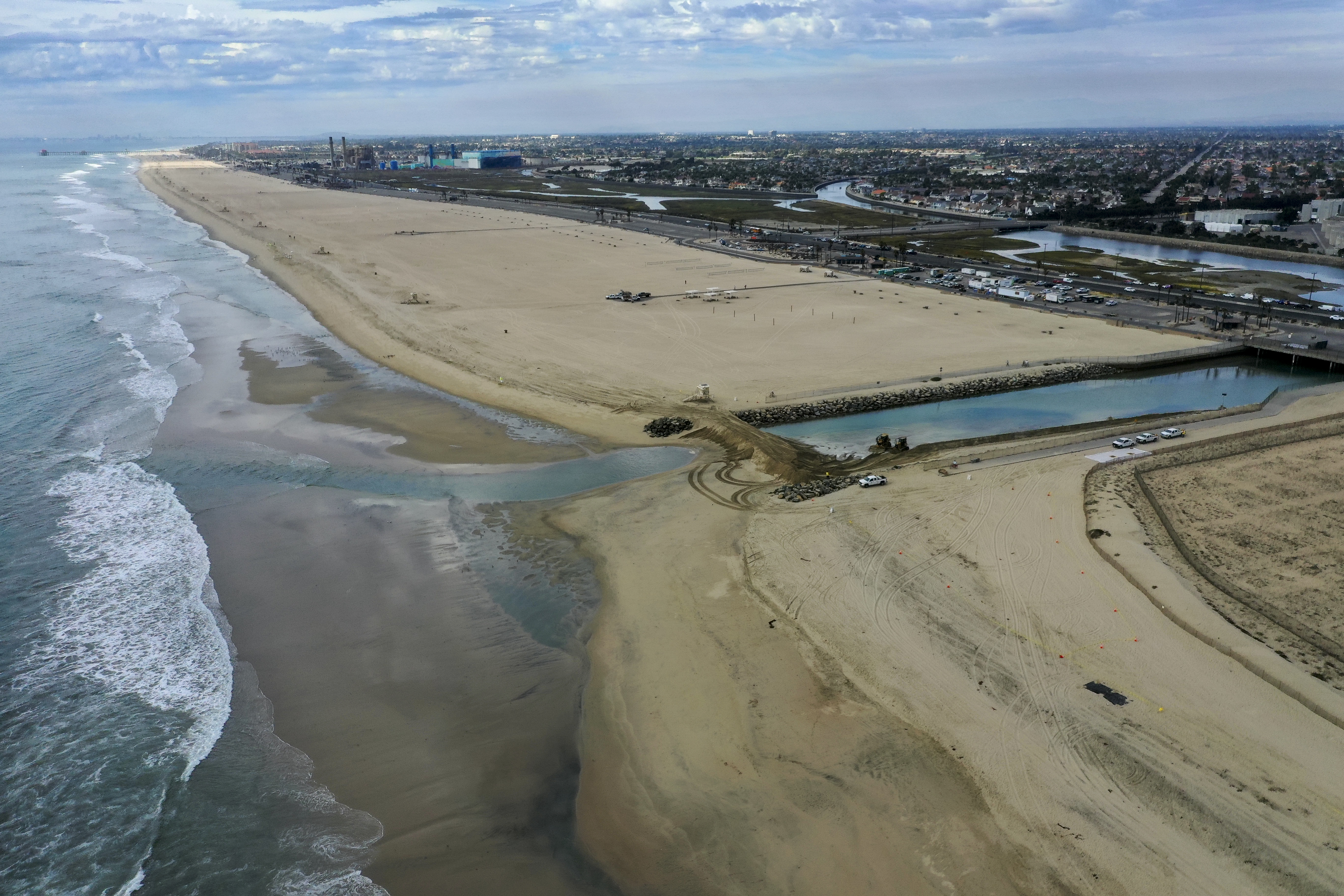 Oil sheen contained in Talbert Channel near site of O.C. spill - Vimarsana News