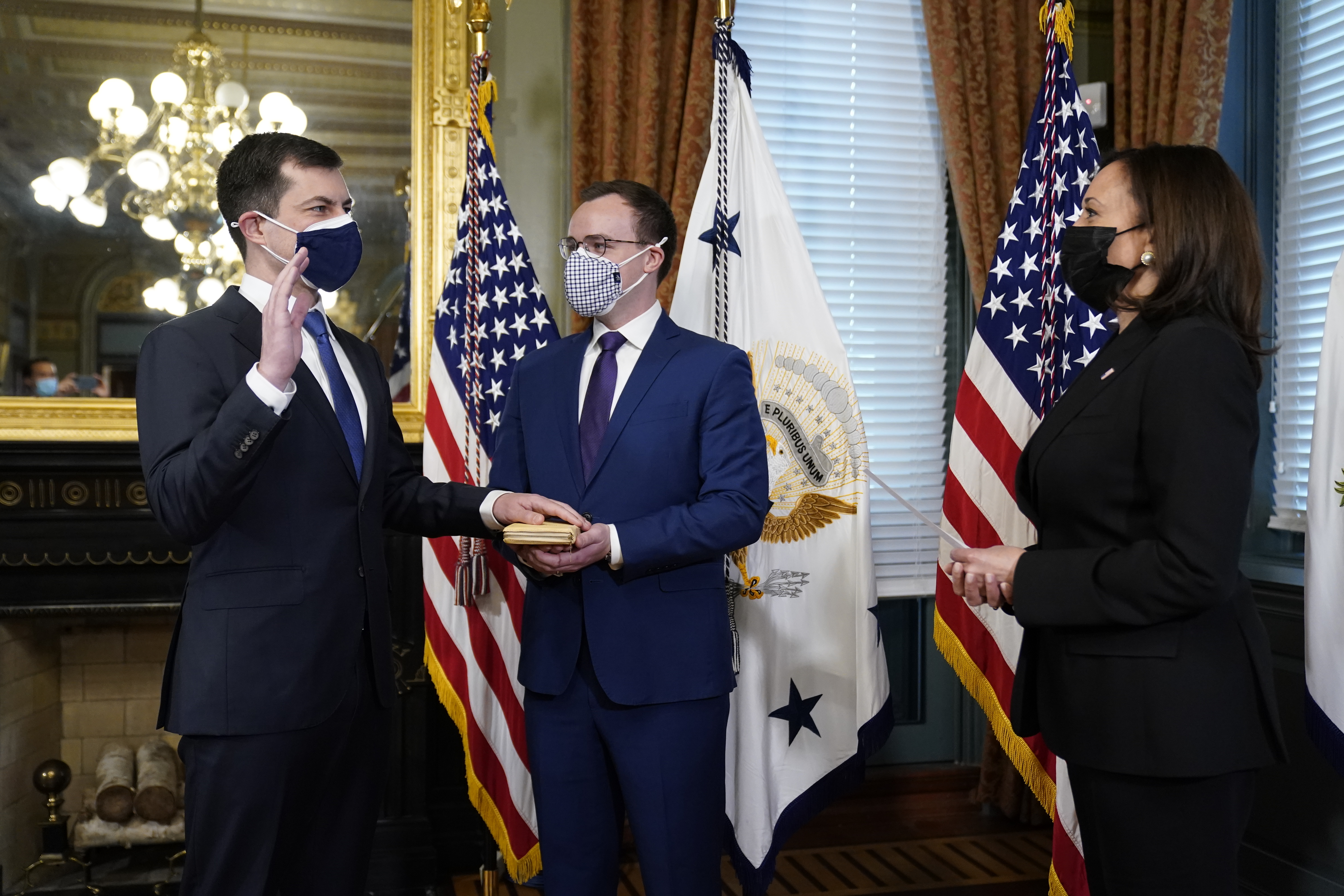Harris and Buttigieg, rivals or not, hit the road together - Vimarsana News