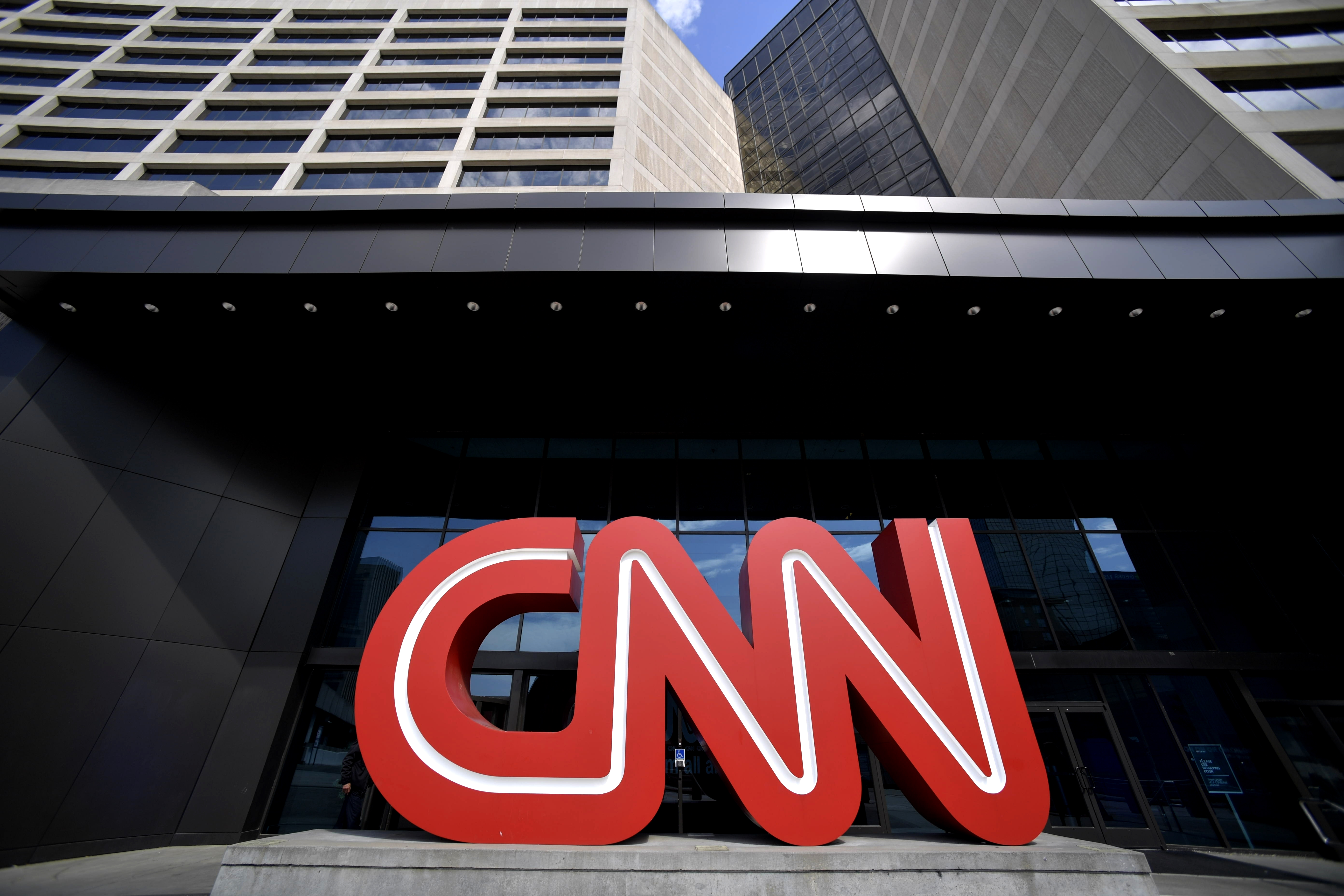 As pay TV revenues diminish, CNN puts a paywall on its website