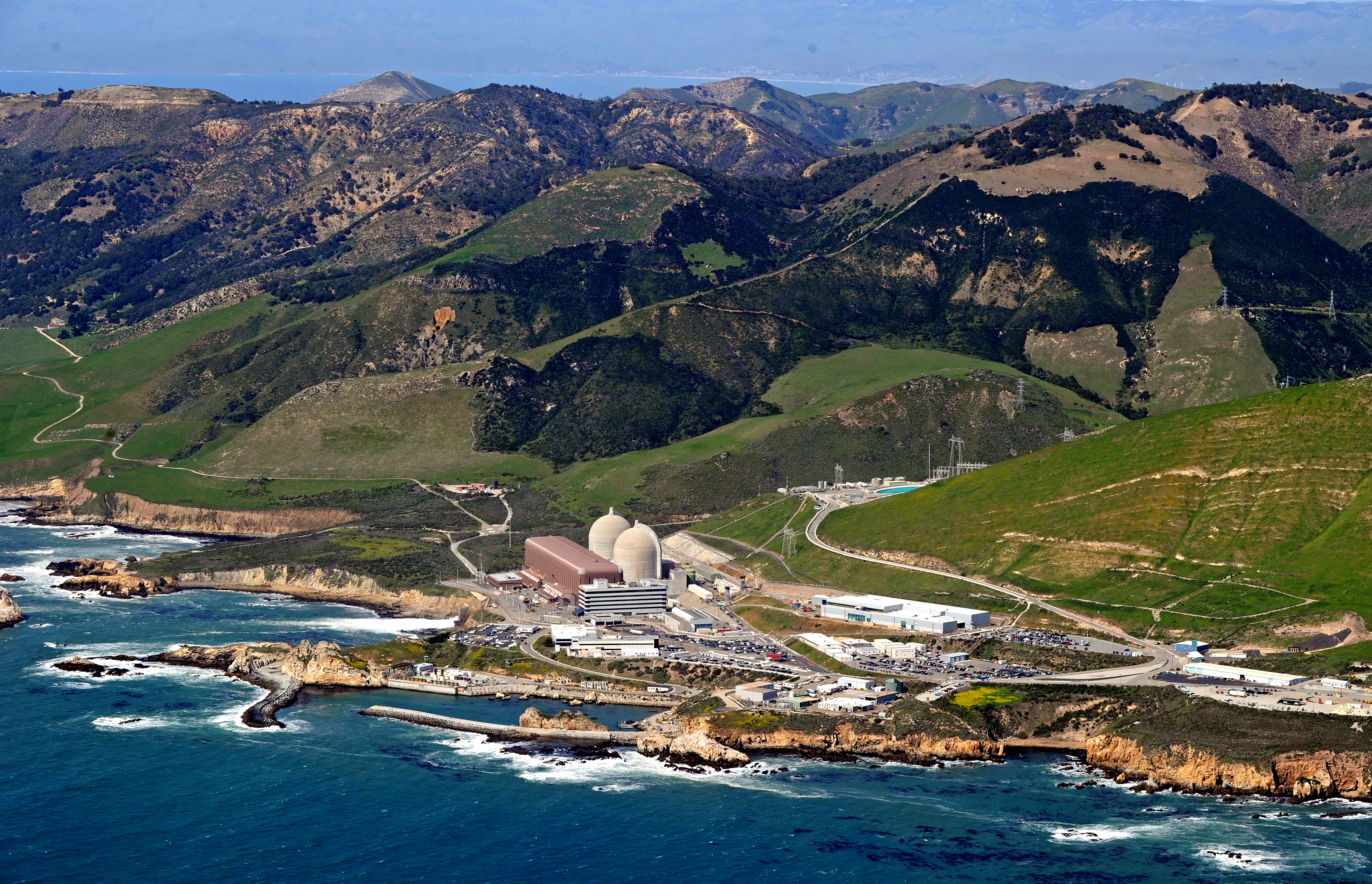 Biden gives PG&E $1 billion to keep Diablo Canyon nuclear plant open - Vimarsana News
