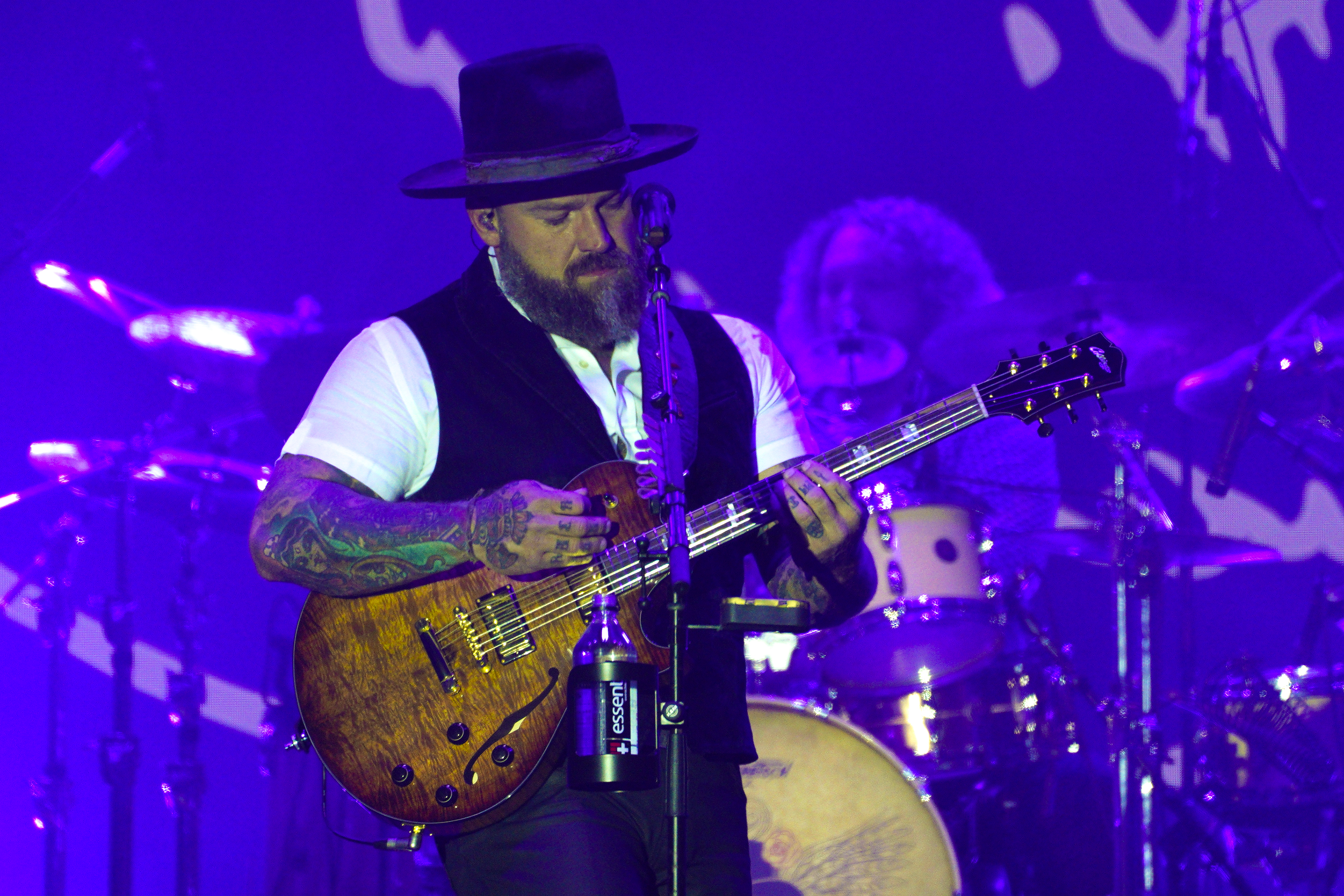 Wonderfront festival heats up San Diego with countrified classic-rock by Zac Brown Band and Lainey Wilson - Vimarsana News
