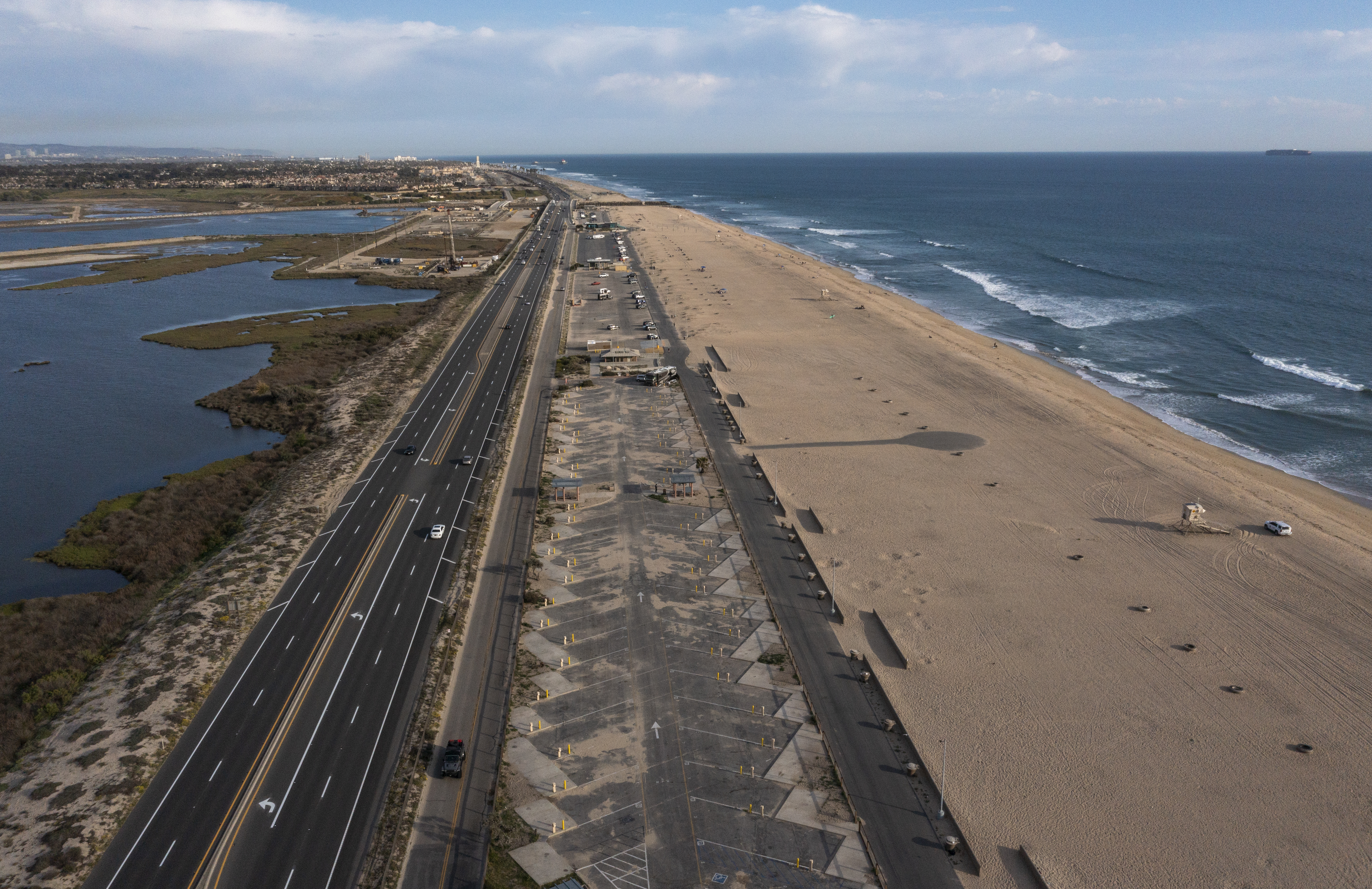 Unknown sheen reported off Bolsa Chica State Beach - Vimarsana News