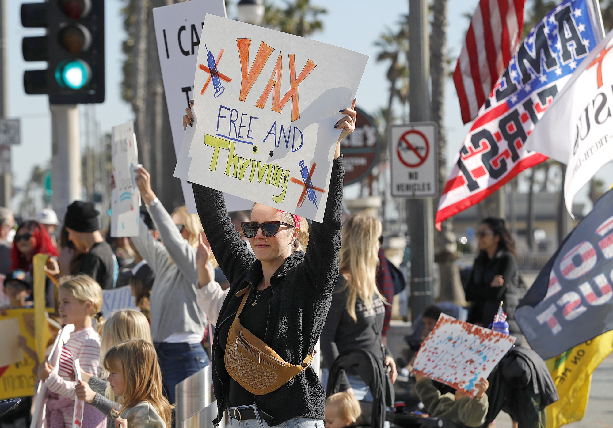 Parents rally in Huntington Beach against child vaccine mandates - Vimarsana News