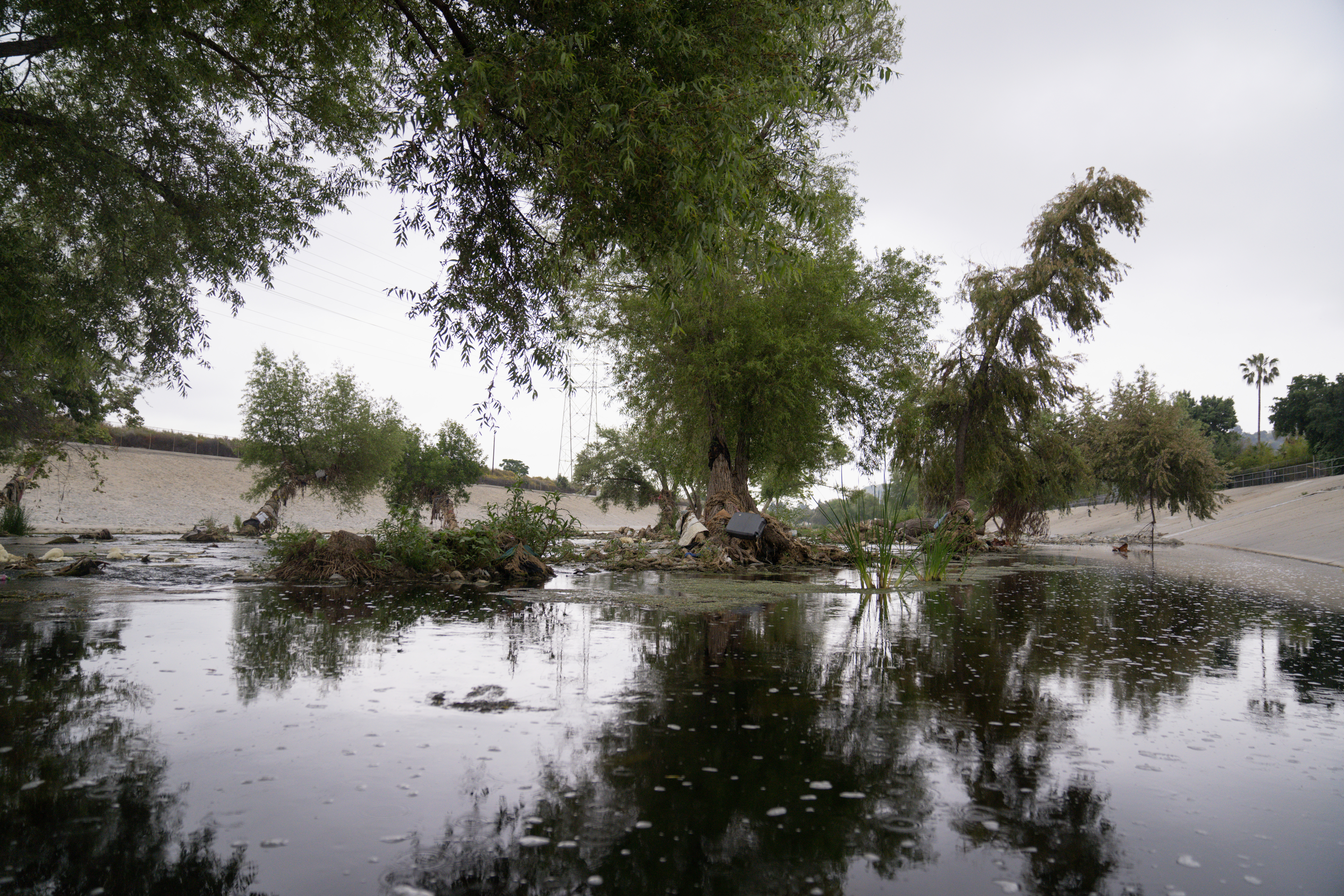 Kayaking along the L.A. River is not for the faint of heart - Vimarsana News