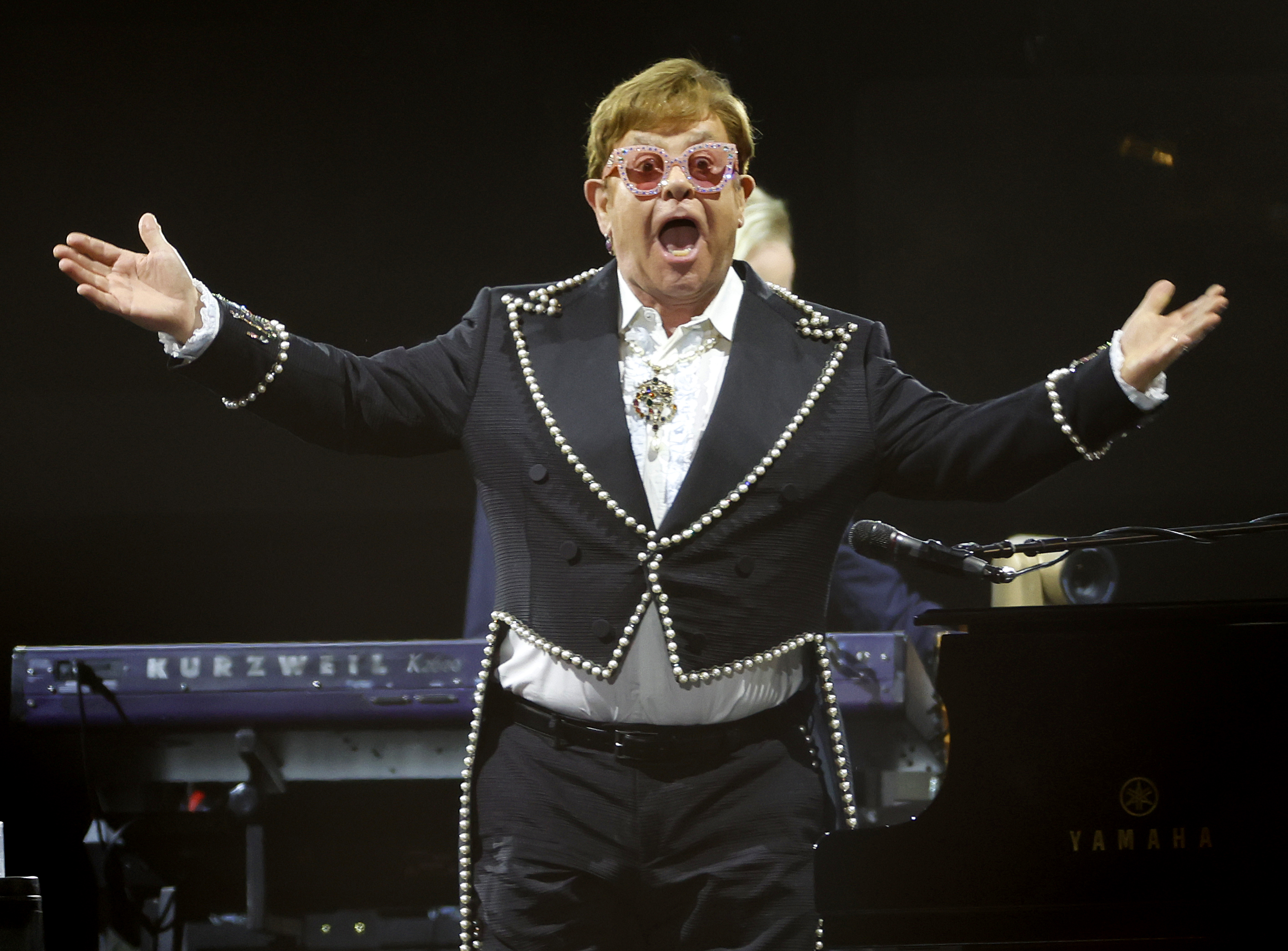 Review: Elton John made his 'Farewell Yellow Brick Road' concert at Petco Park a night to remember - Vimarsana News