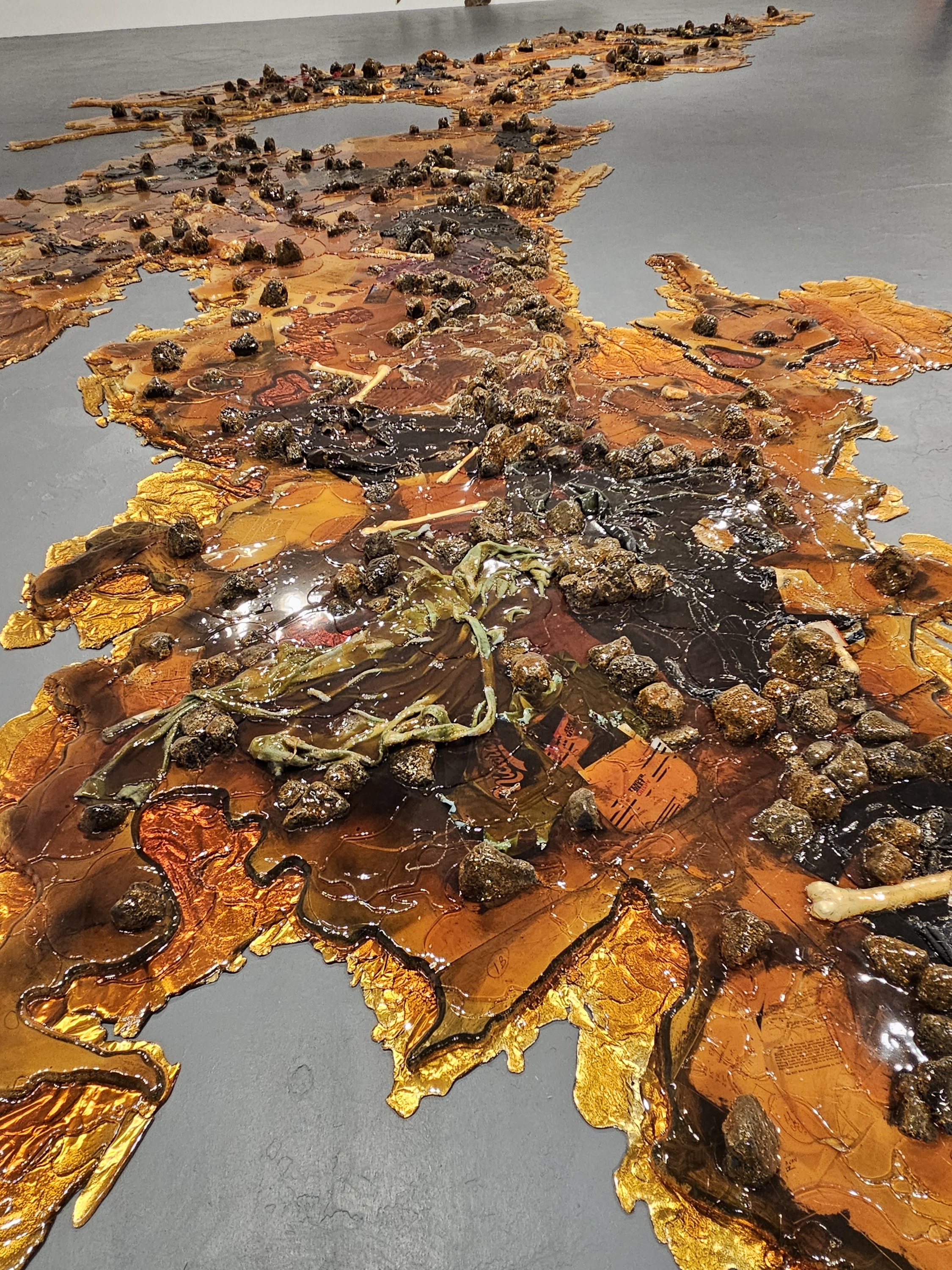 Eddie Rodolfo Aparicio sculpture at MOCA's Geffen Contemporary - Vimarsana News