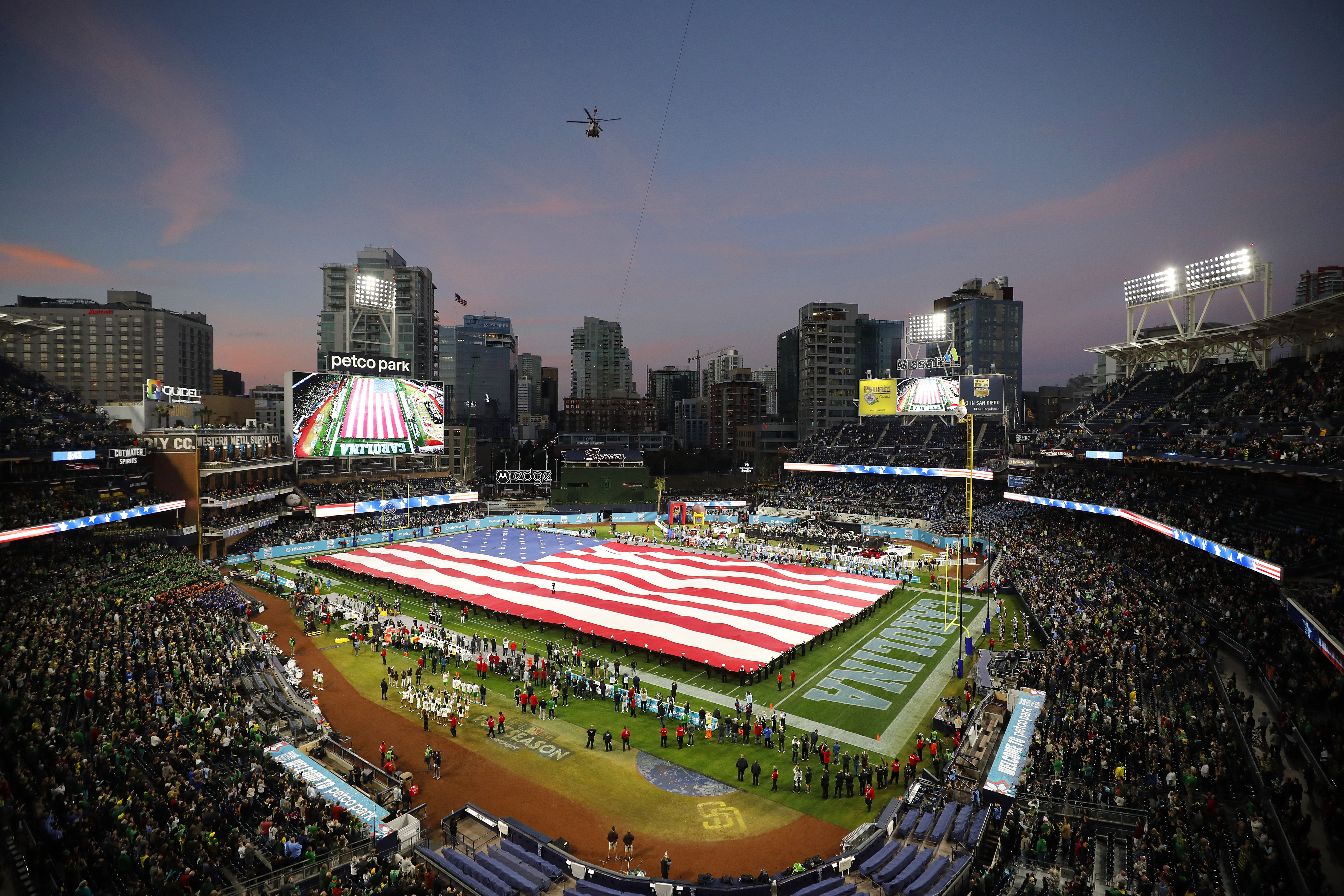 Holiday Bowl returns after two-year absence with Oregon, North Carolina at Petco Park - Vimarsana News