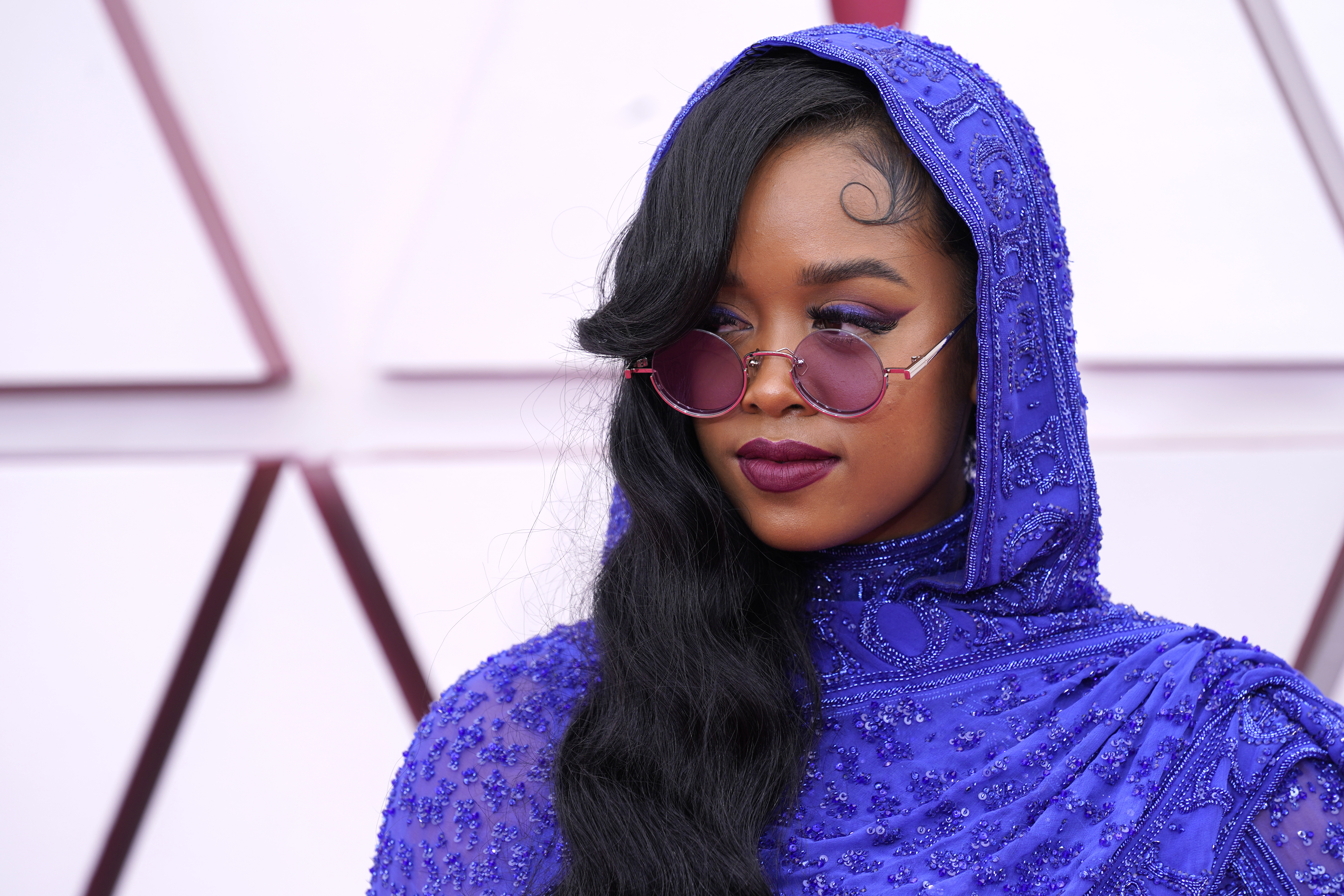 Oscars 2021: Original song win puts H.E.R. halfway to EGOT - Vimarsana News